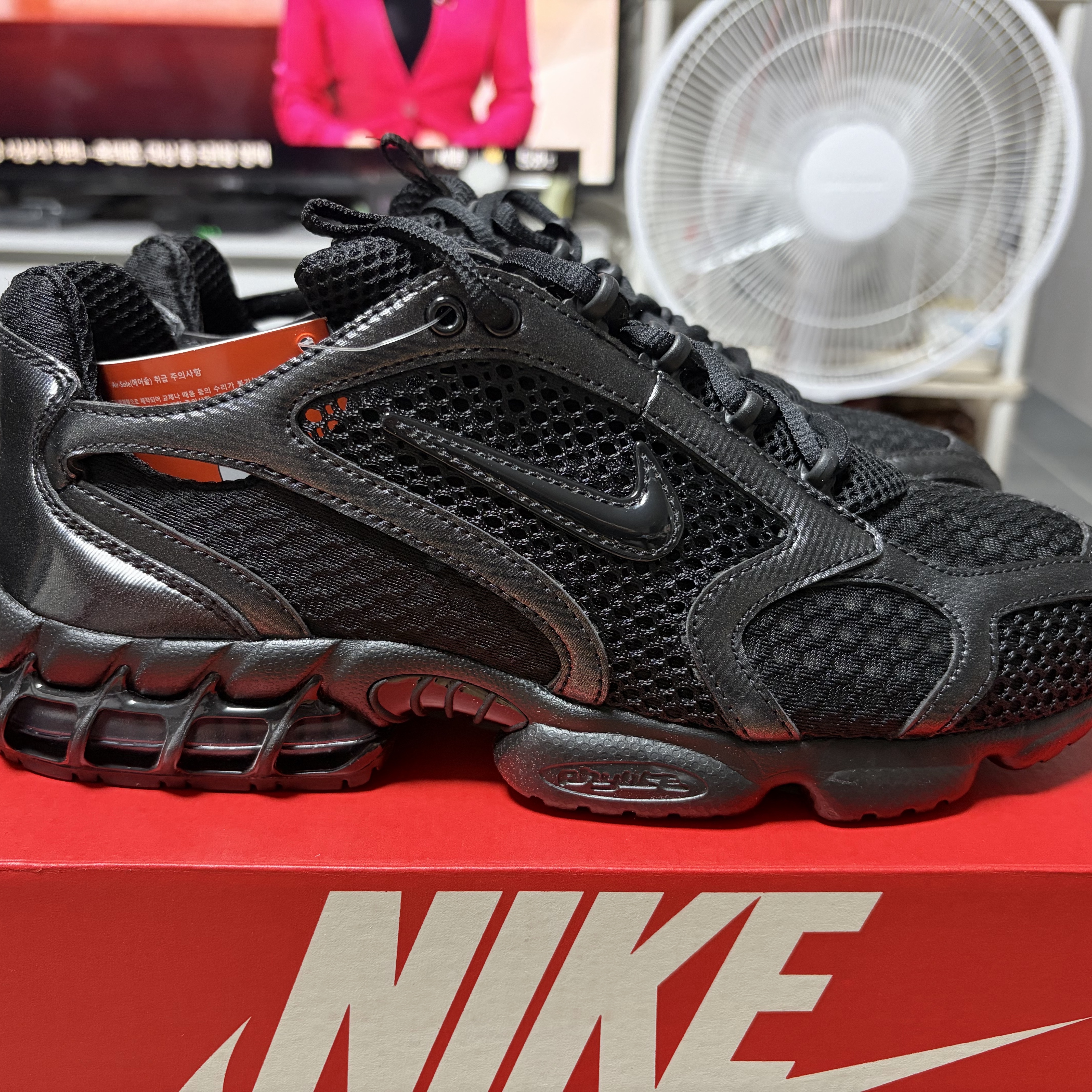 Nike Air Zoom Spiridon Cage 2 Black Anthracite 착용 스타일 - 3