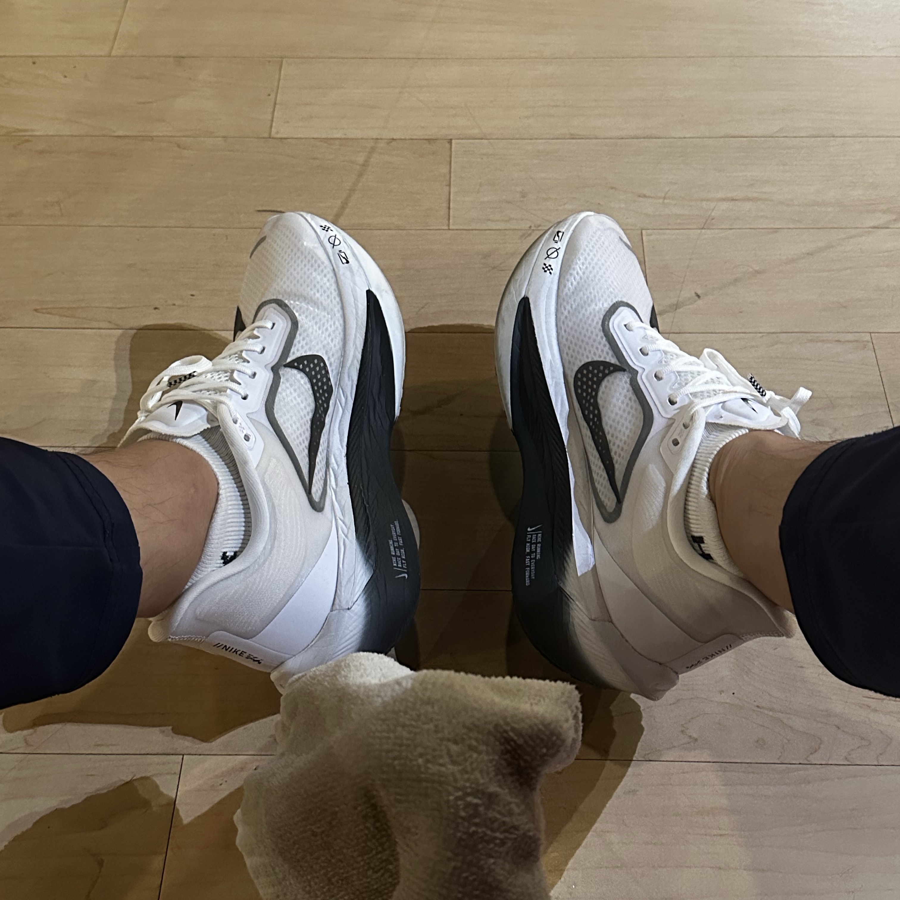 Nike Zoom Fly 6 White Smoke Grey 착용 스타일