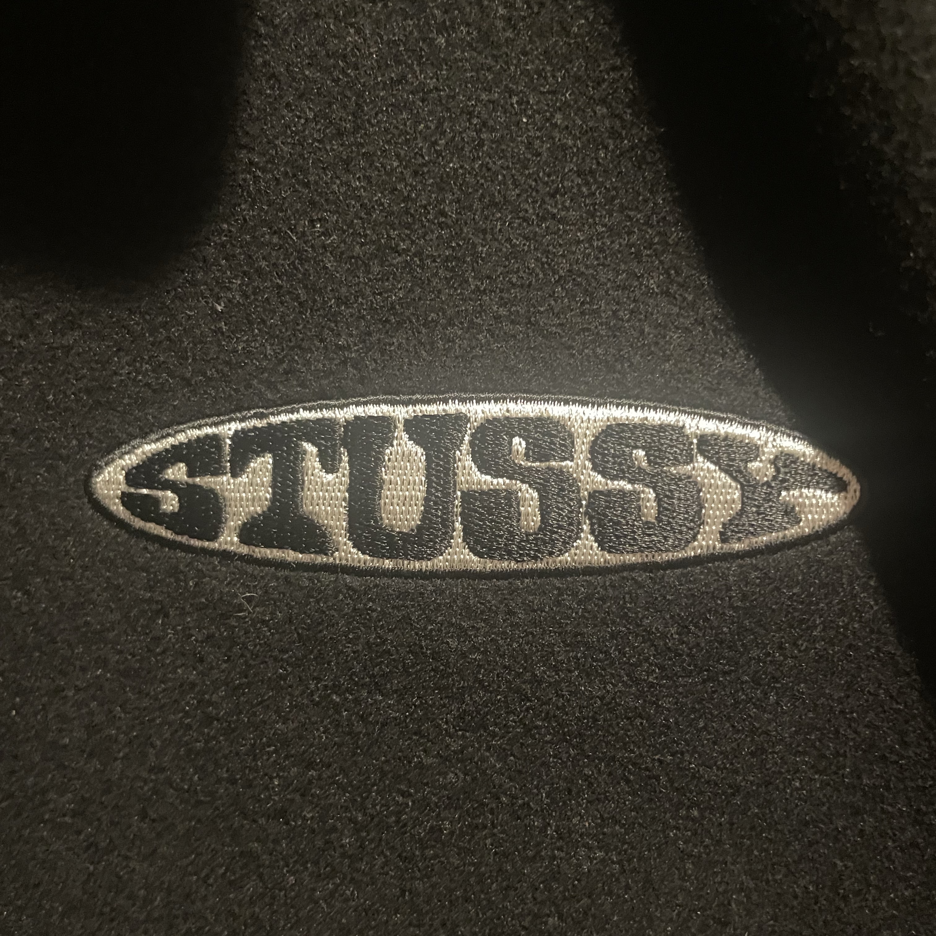 Stussy Globe Varsity Jacket Black 착용 스타일 - 2