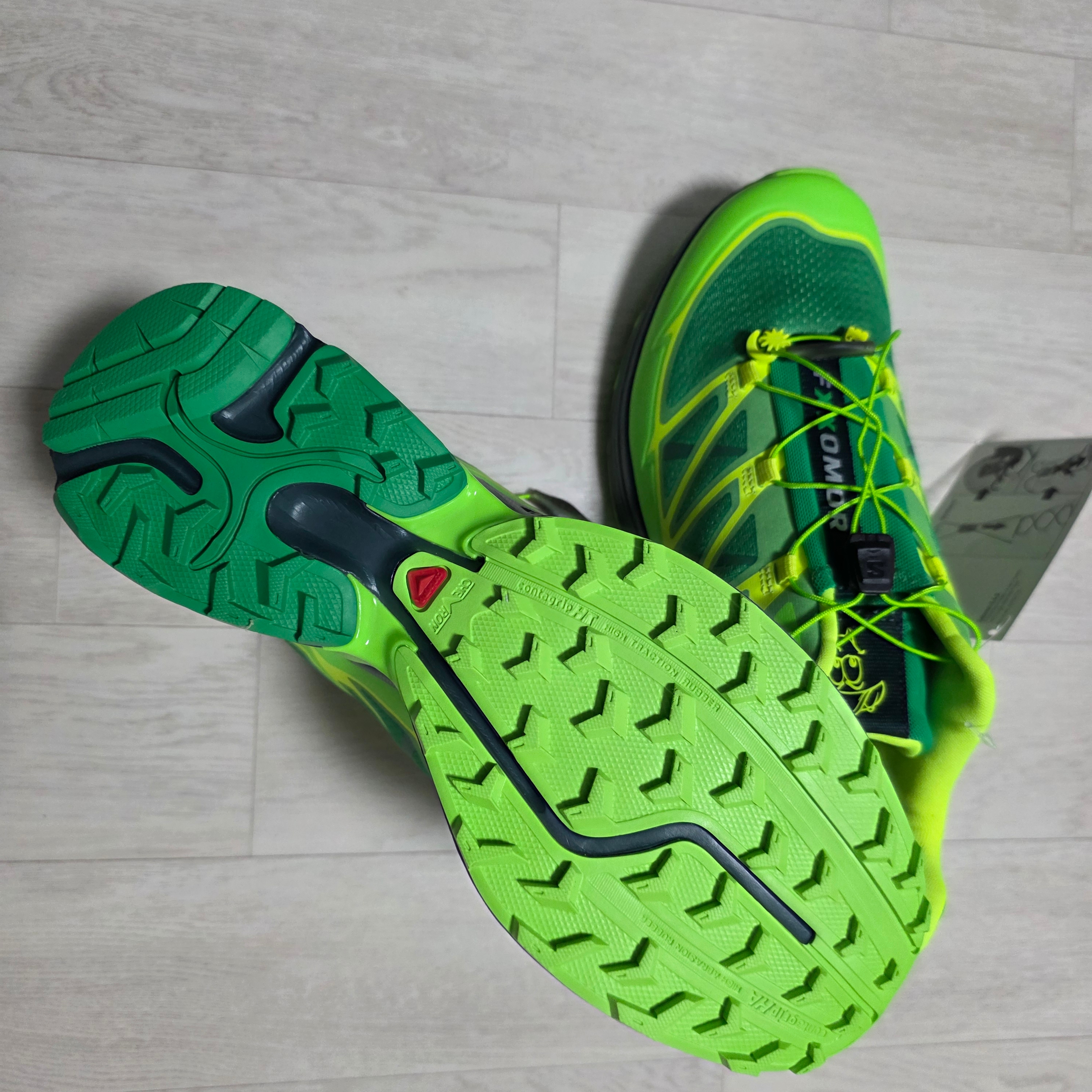 Salomon x Feid XT-Pathway 2 Bright Green Green Gecko 착용 스타일 - 4