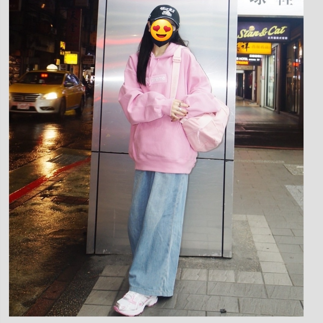 Supreme Box Logo Hooded Sweatshirt Dusty Pink - 24FW 착용 스타일 - 3