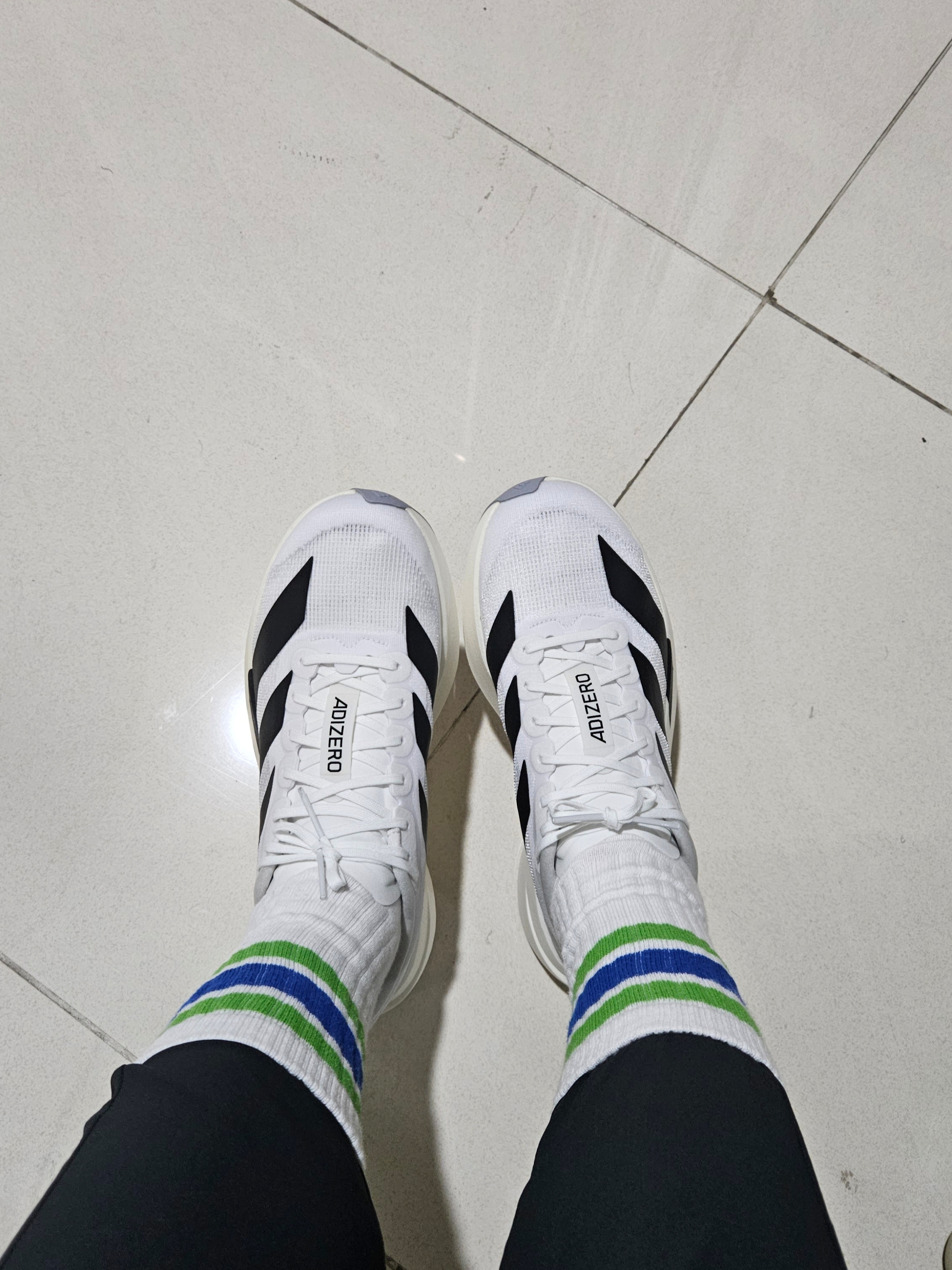 Adidas Adizero EVO SL Cloud White Core Black 착용 스타일 - 2