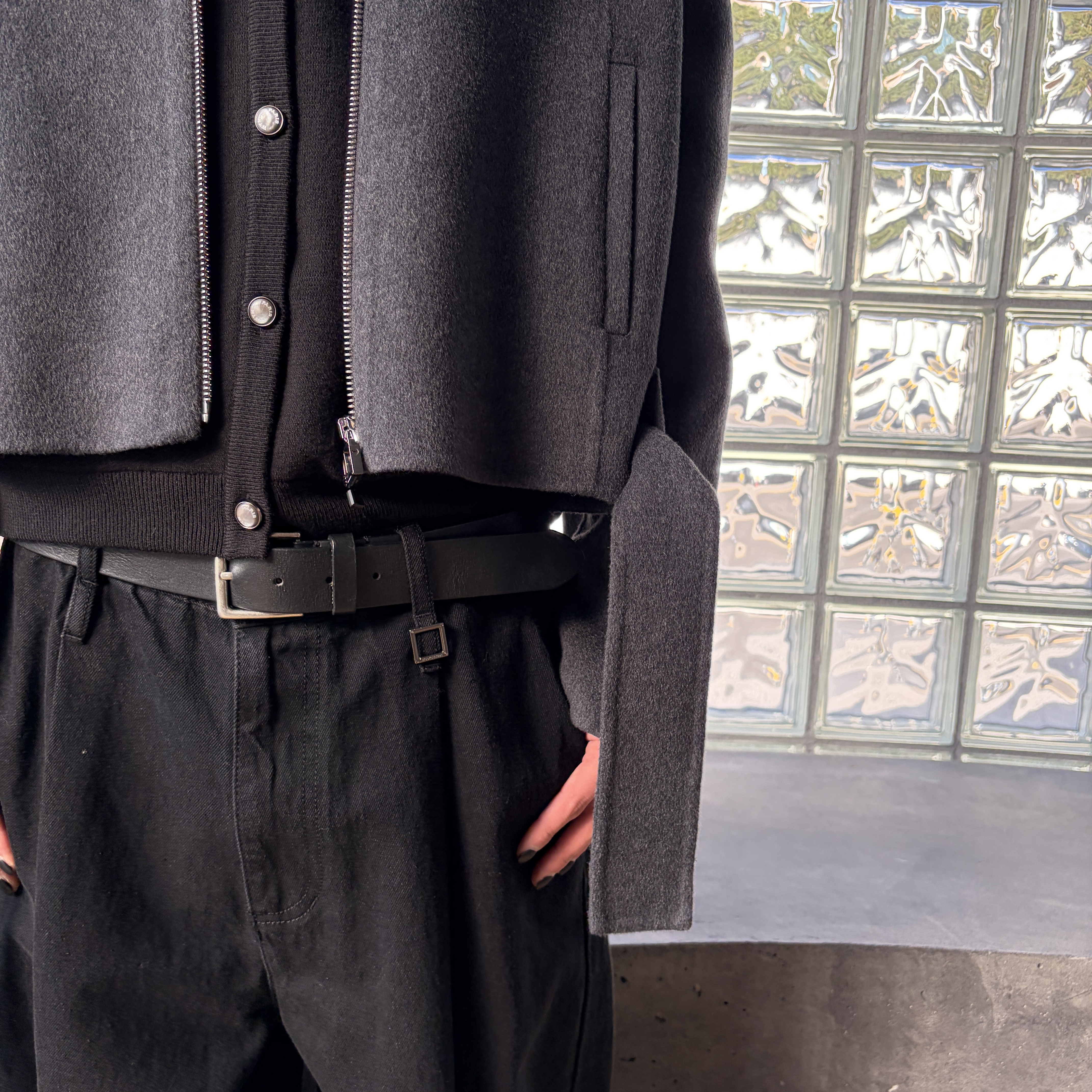 (W) Wooyoungmi Wool Blend Belted Jacket Grey - 25FW, (W) Wooyoungmi Henley Neck Cardigan Black - 25FW 착용 스타일 - 2
