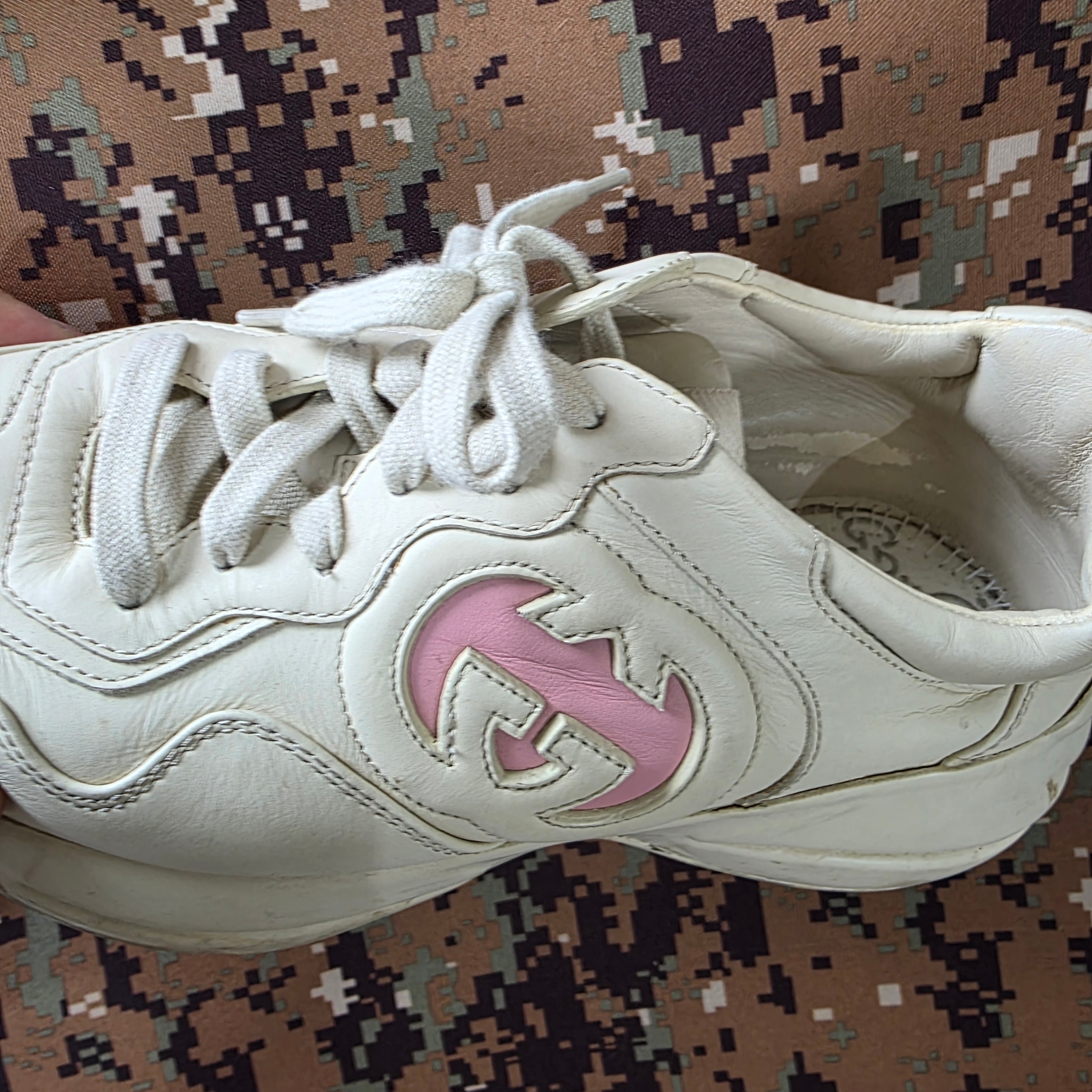 (W) Gucci Rhyton Sneaker Ivory Leather 착용 스타일