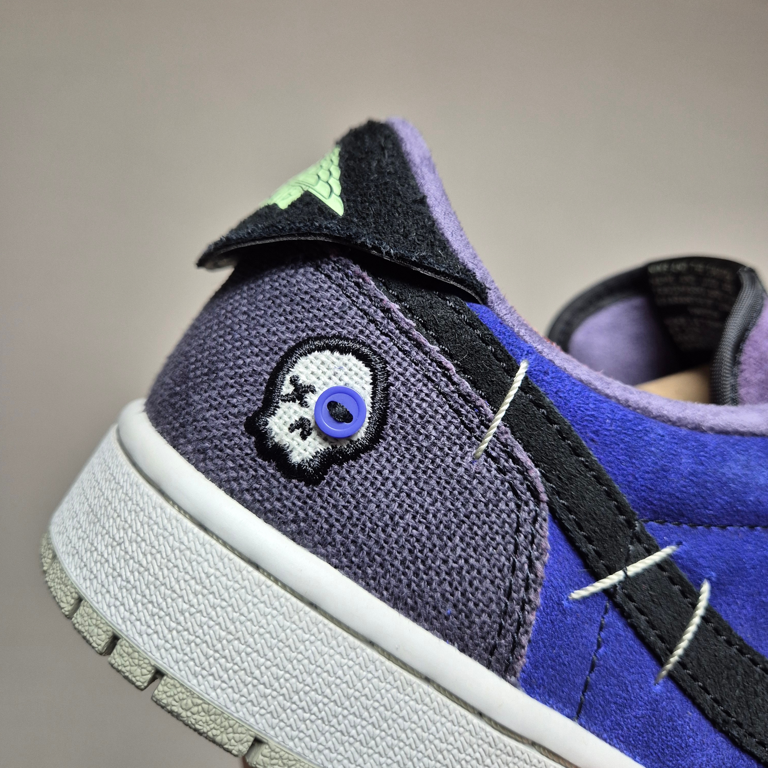 Jordan 1 x Zion Williamson Retro Low OG Regency Purple and Dark Raisin 착용 스타일 - 3