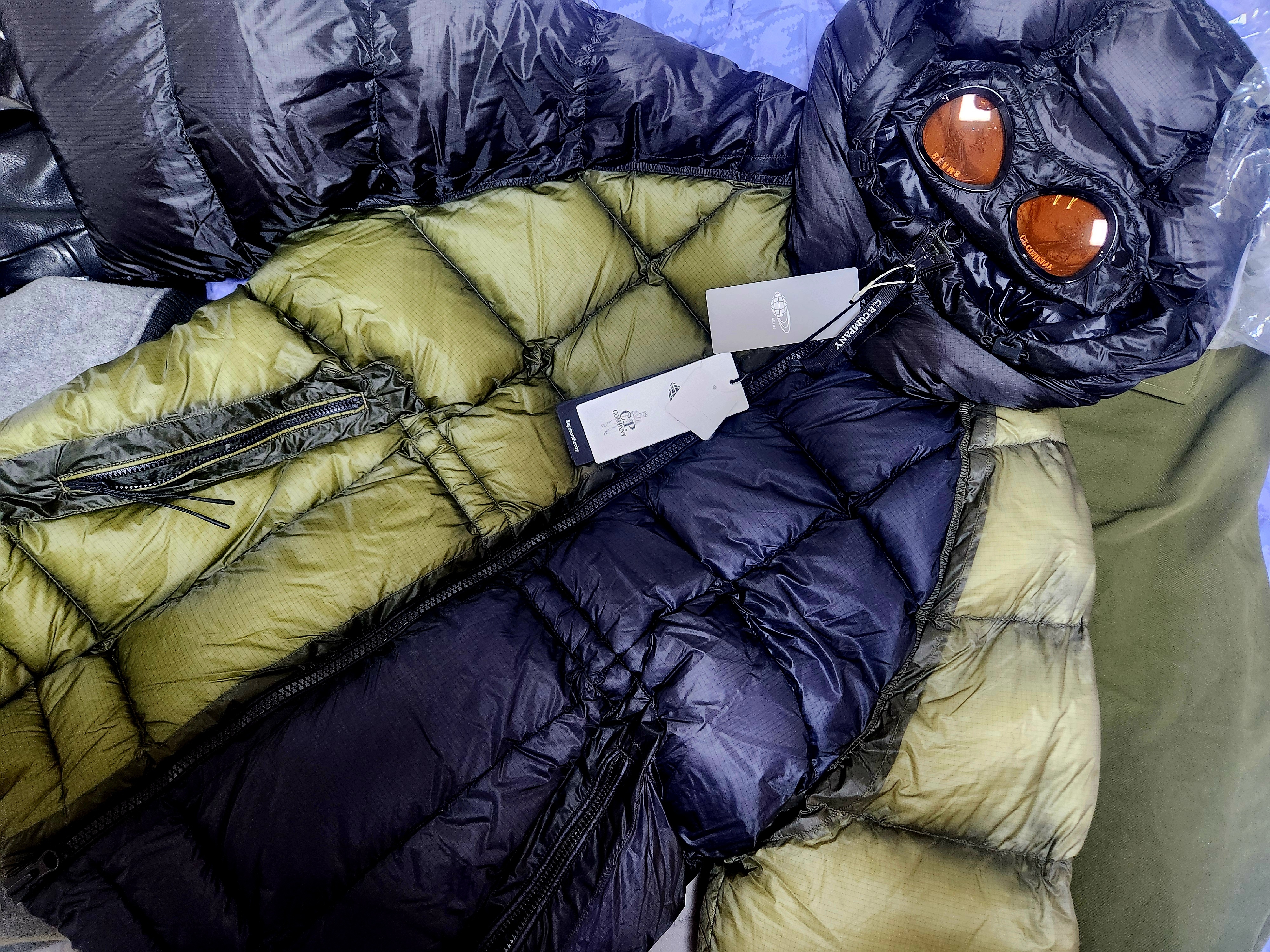 C.P. Company x Beams D.D. Shell Goggle Down Jacket Dark - 25FW 착용 스타일