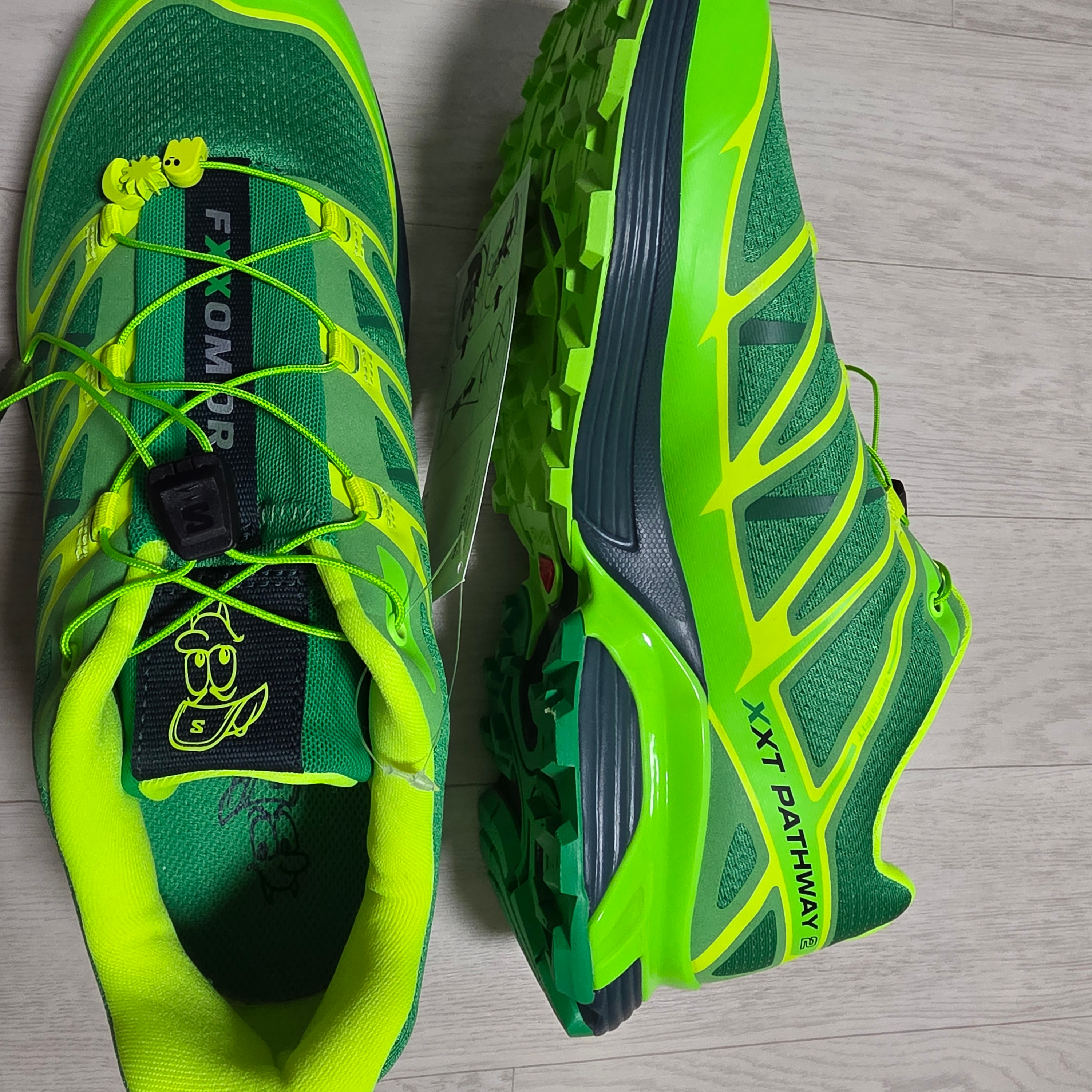 Salomon x Feid XT-Pathway 2 Bright Green Green Gecko 착용 스타일 - 1