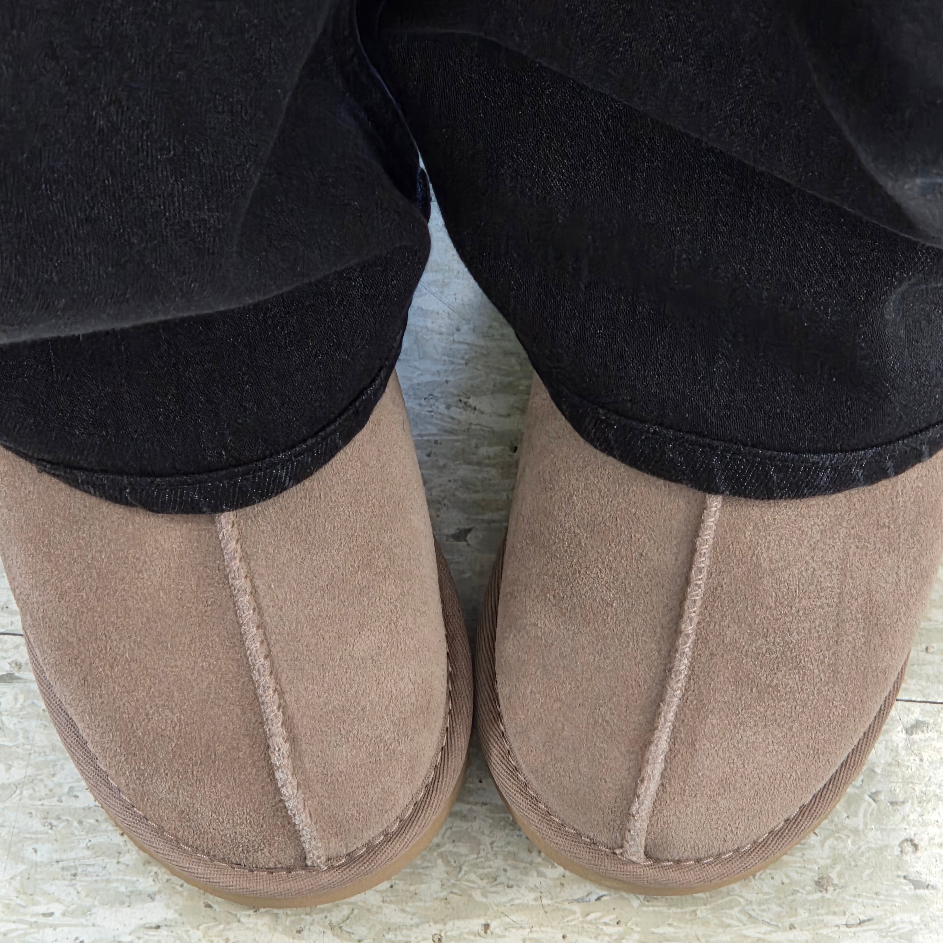(W) UGG Tasman Slipper Caribou 착용 스타일 - 1