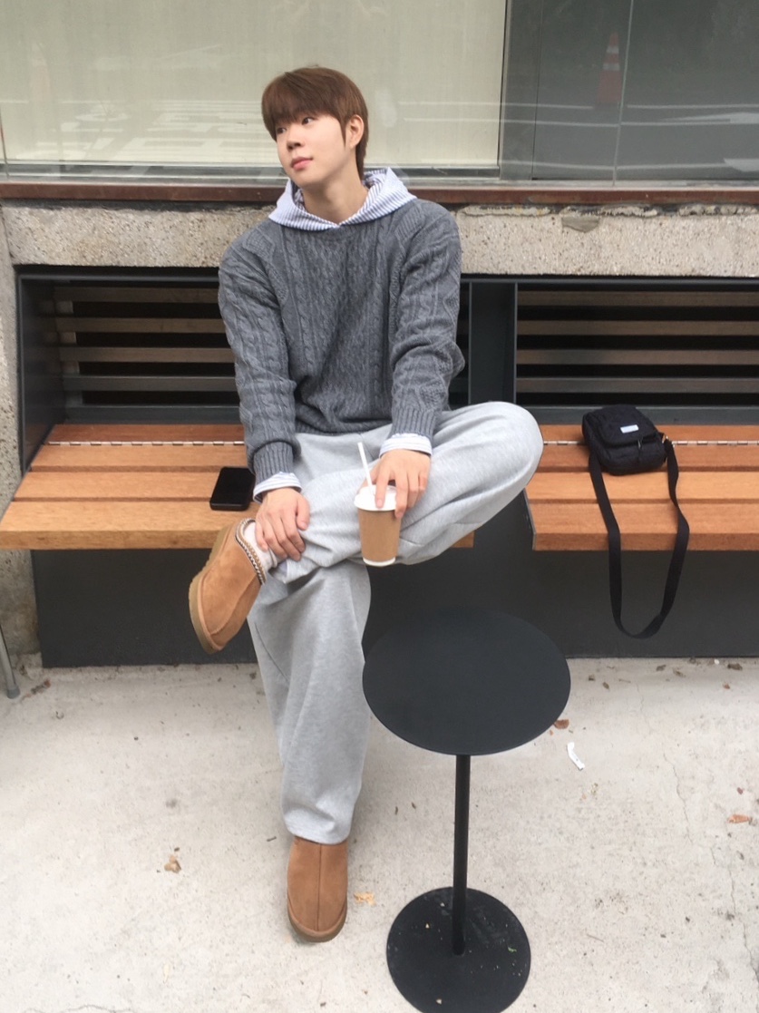 UGG Tasman Slipper Chestnut 착용 스타일 - 2