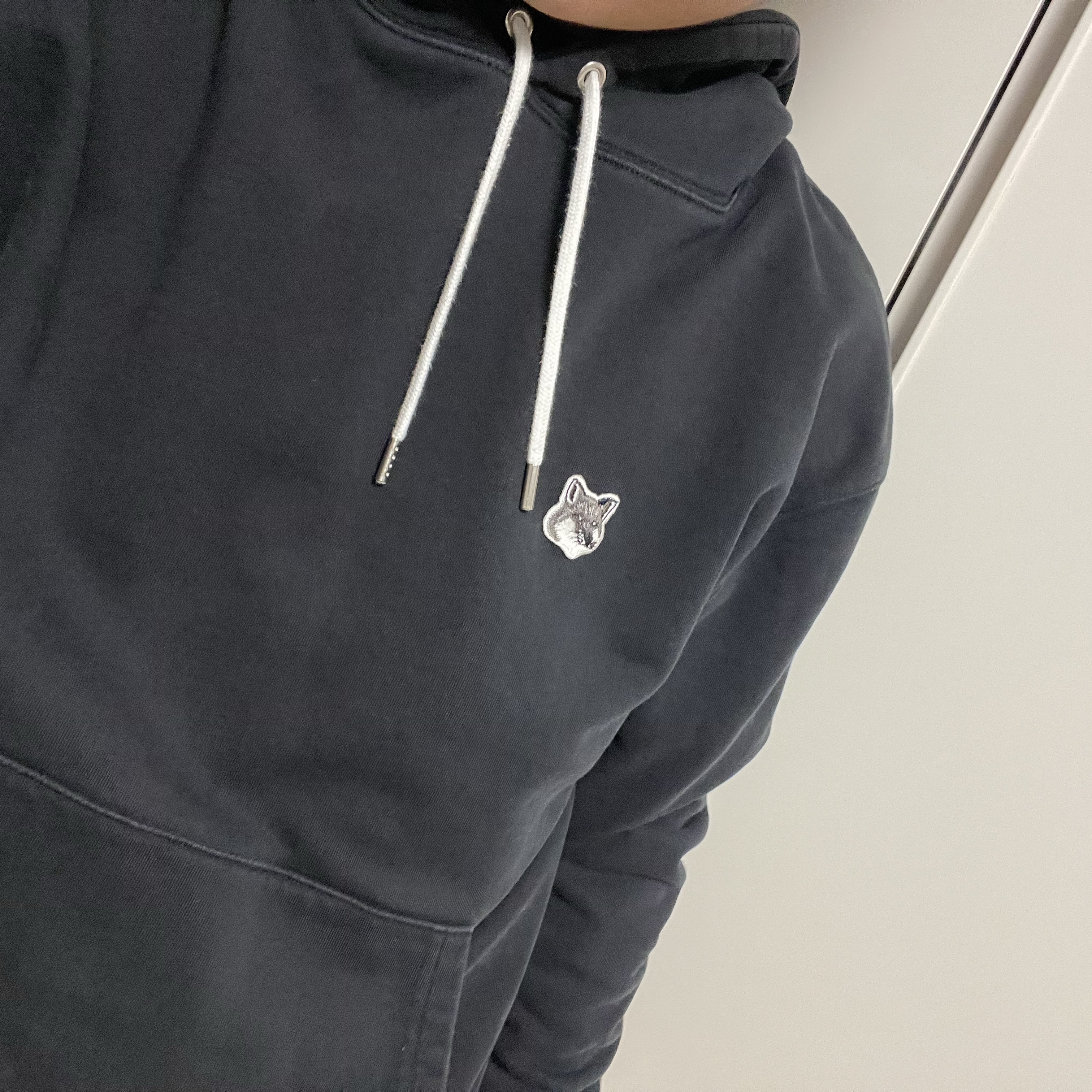 Stussy Basic Stussy T-Shirt Black 2024, 2025, Maison Kitsune Grey Fox Head Patch Classic Hoodie Black 착용 스타일
