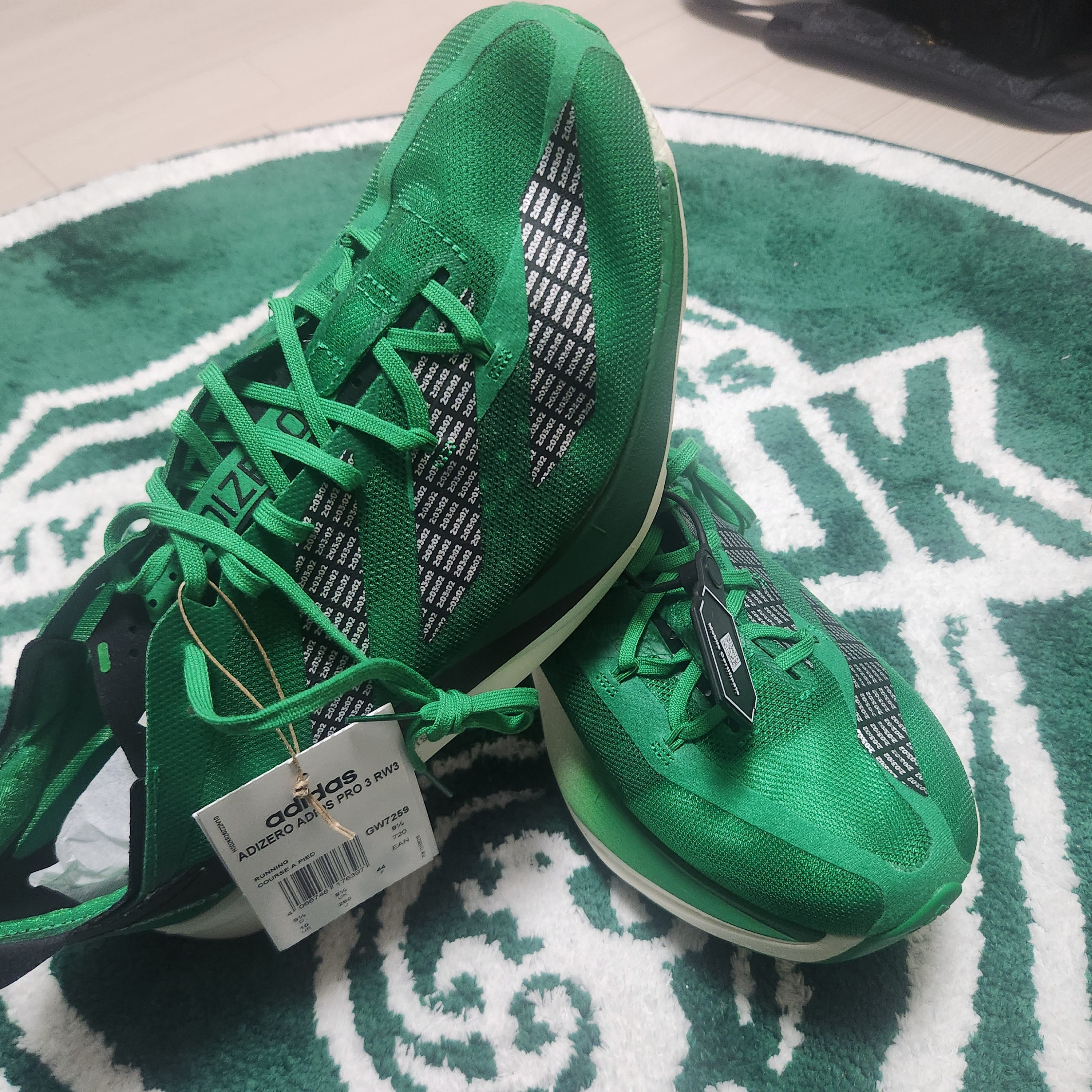 Adidas Adizero Adios Pro 3 Green Core Black 착용 스타일