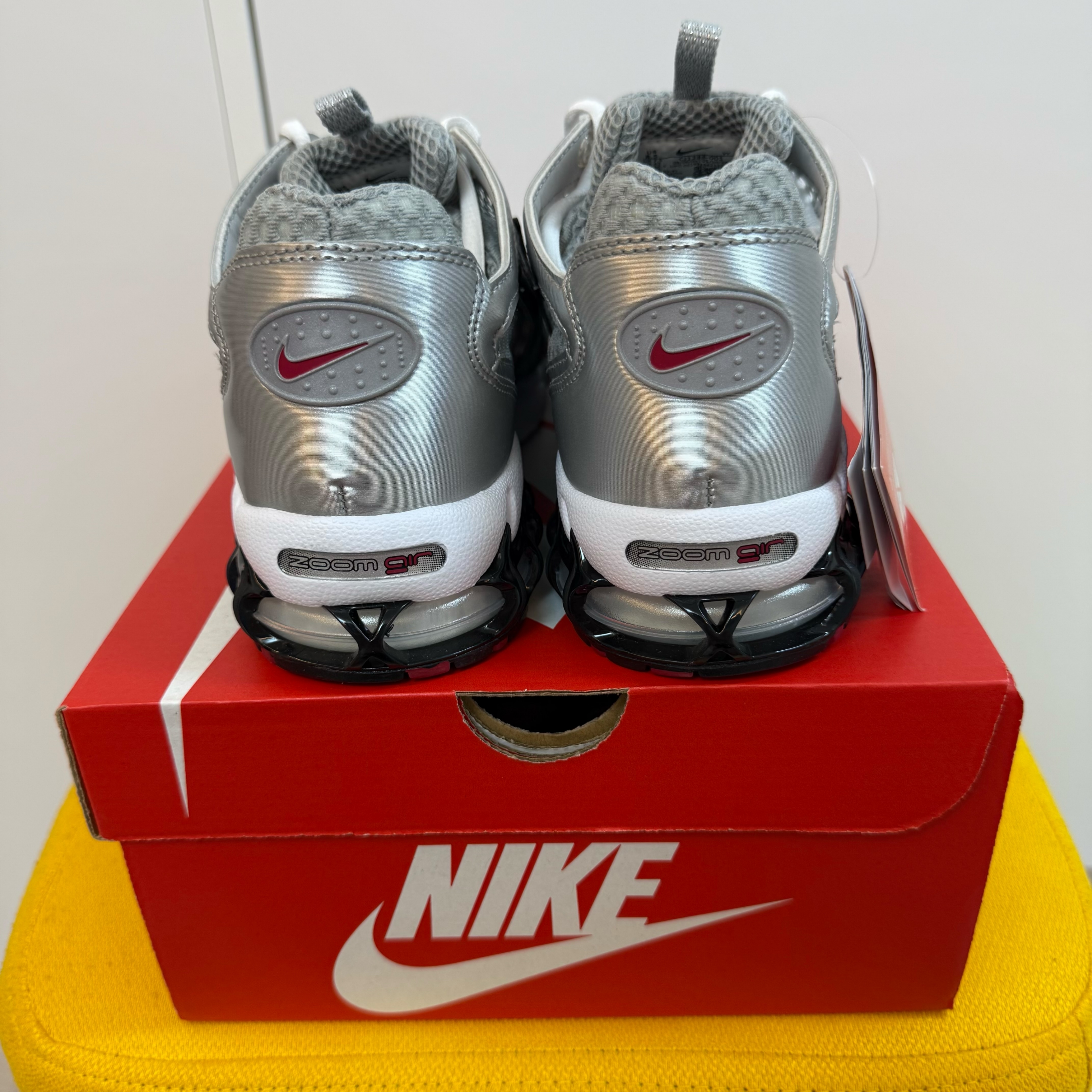 Nike Air Zoom Spiridon Cage 2 Metallic Silver 착용 스타일 - 3