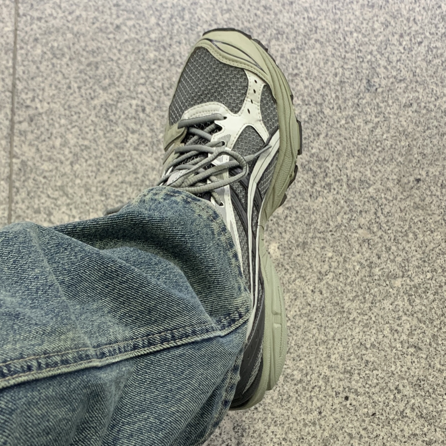 Asics UB1-S Gel-Kayano 14 Piedmont Grey 착용 스타일