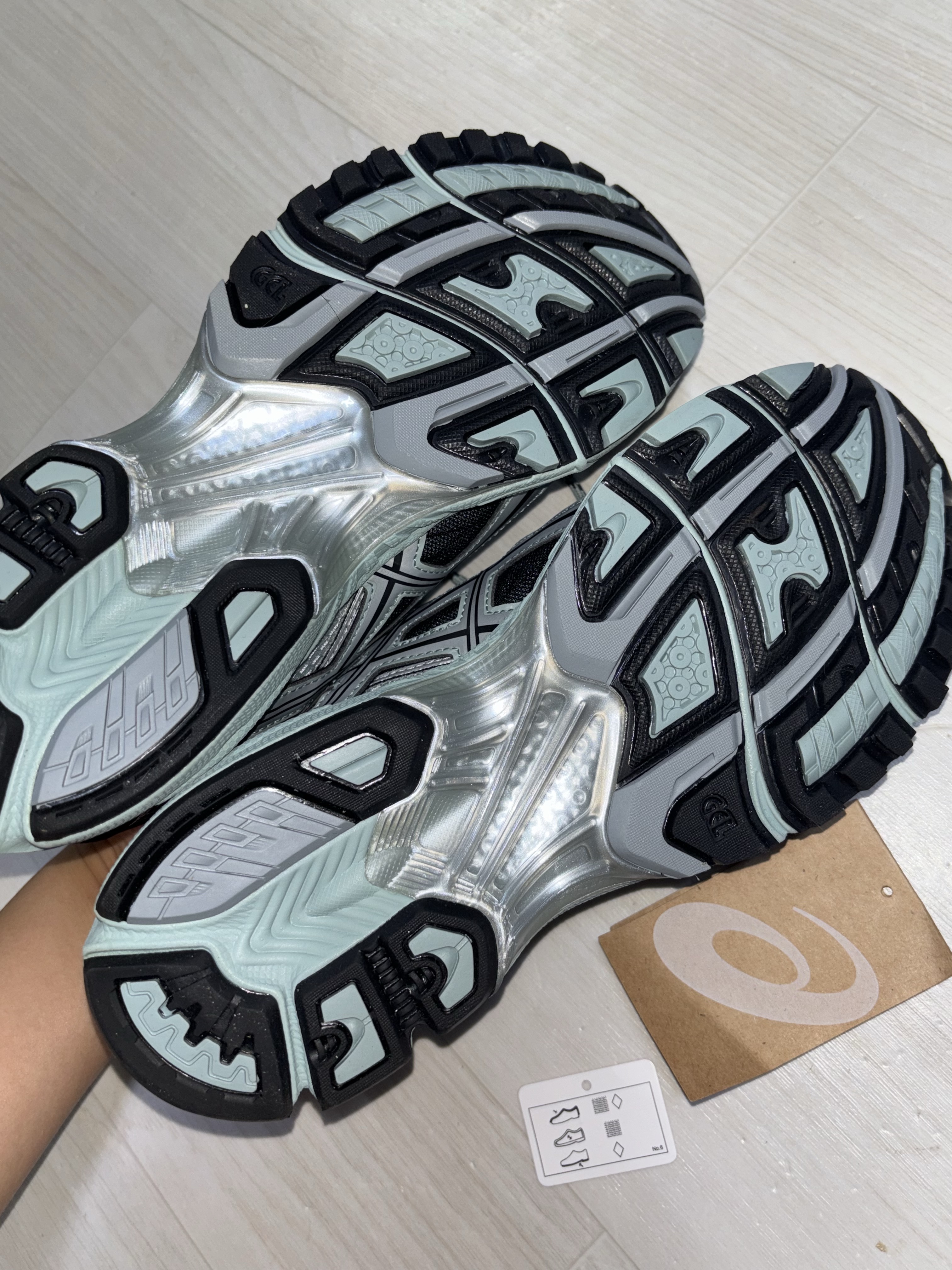 Asics Gel-Nimbus 10.1 Ocean Haze Pure Silver 착용 스타일 - 3
