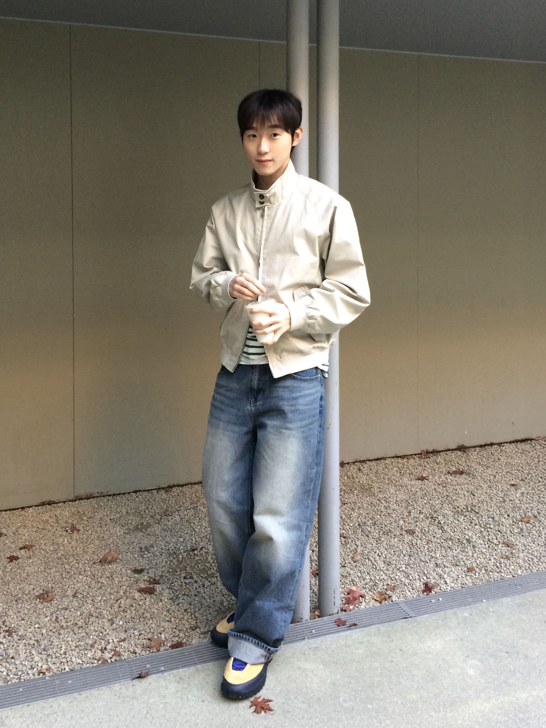 Keen KS Mino Sneaker Oak Buff Skipper Blue, KEEN KS MINO Men Sneakers Oak Buff Skipper Blue 착용 스타일 - 1