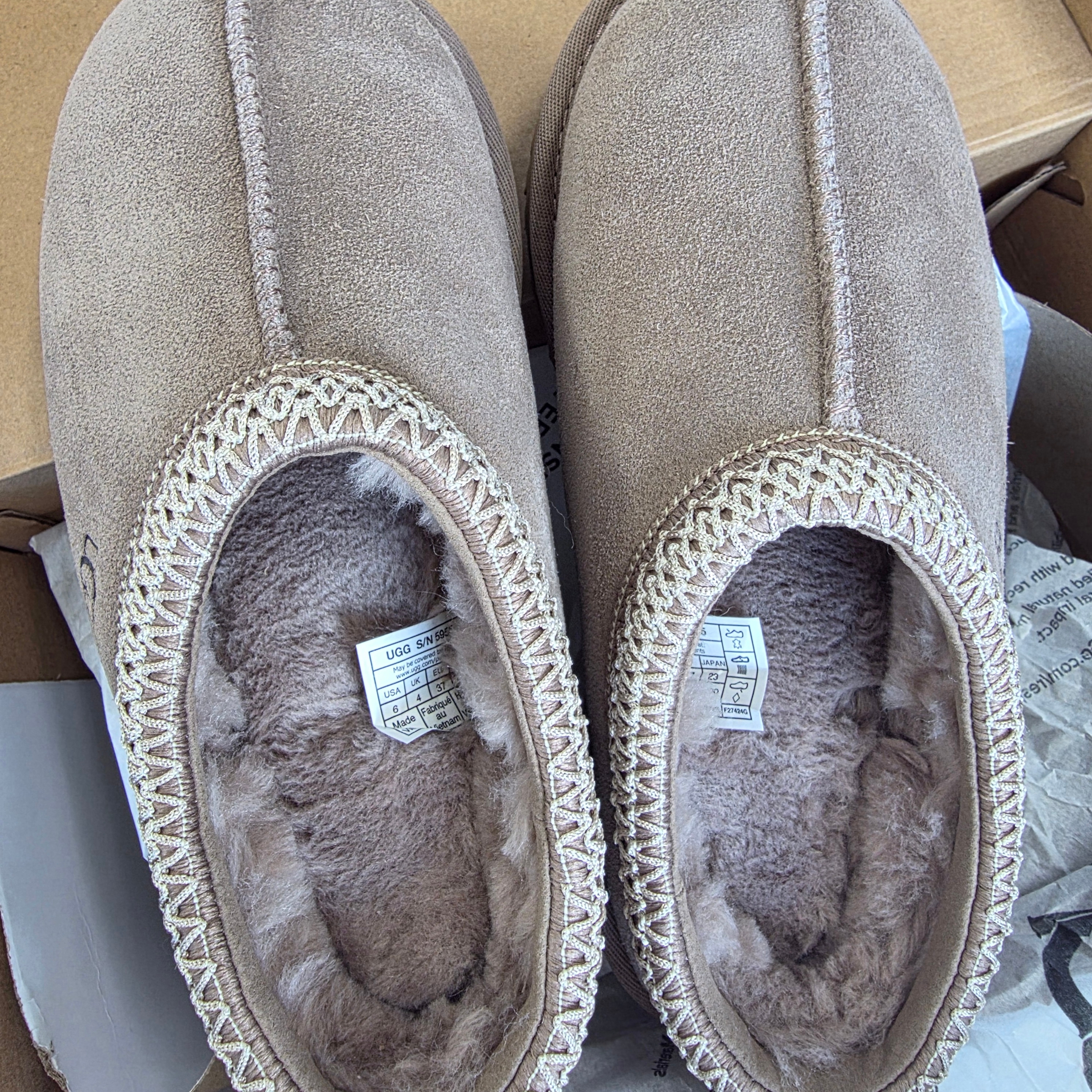 (W) UGG Tasman Slipper Caribou 착용 스타일 - 3