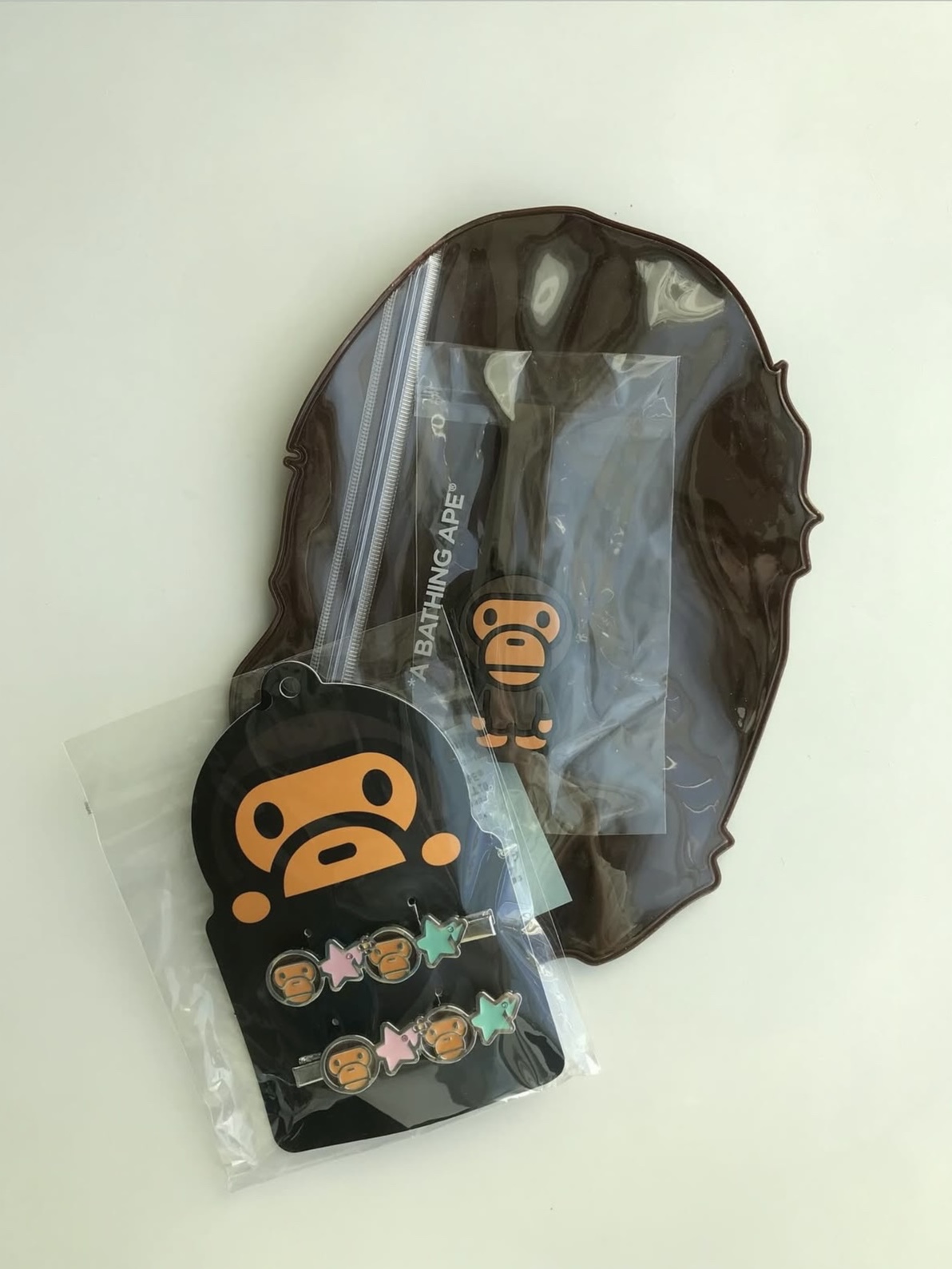 BAPE Baby Milo Hair Clip Set #1 Pink, BAPE Baby Milo Smartphone Band Mobile Brown 착용 스타일