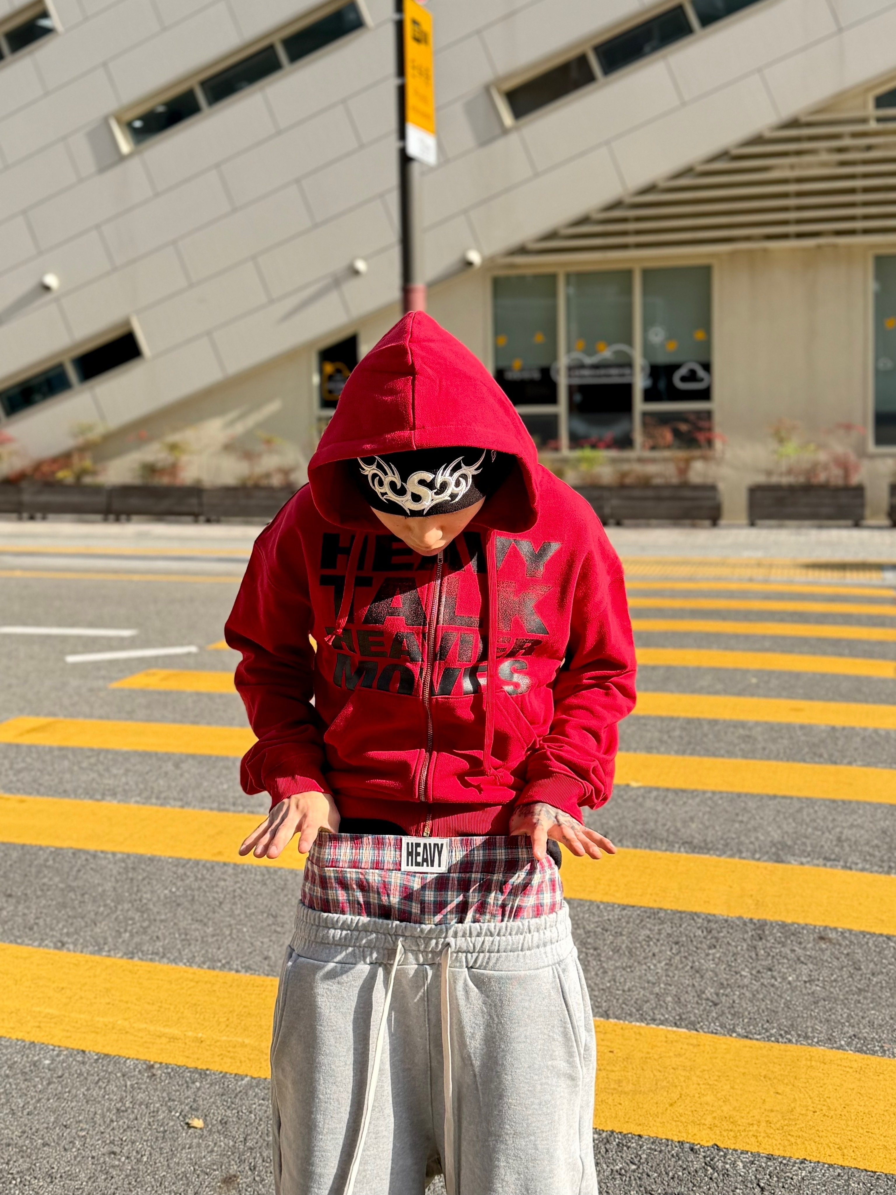 Balenciaga Cargo Sneakers Beige Grey Red, Supreme New Era Tribal S Logo Beanie Black - 25FW 착용 스타일 - 9
