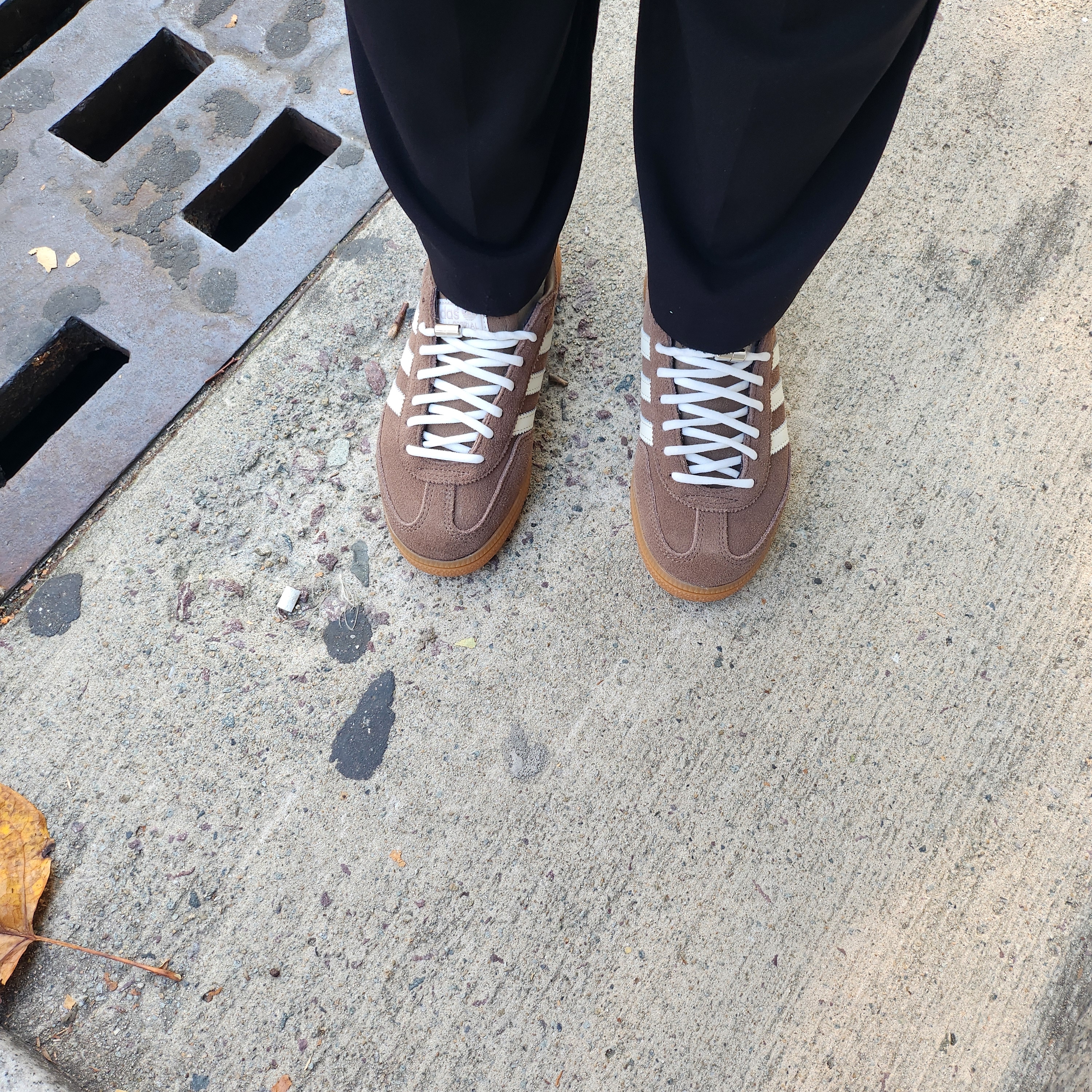 (W) Adidas Spezial Handball Earth Strata Off White 착용 스타일