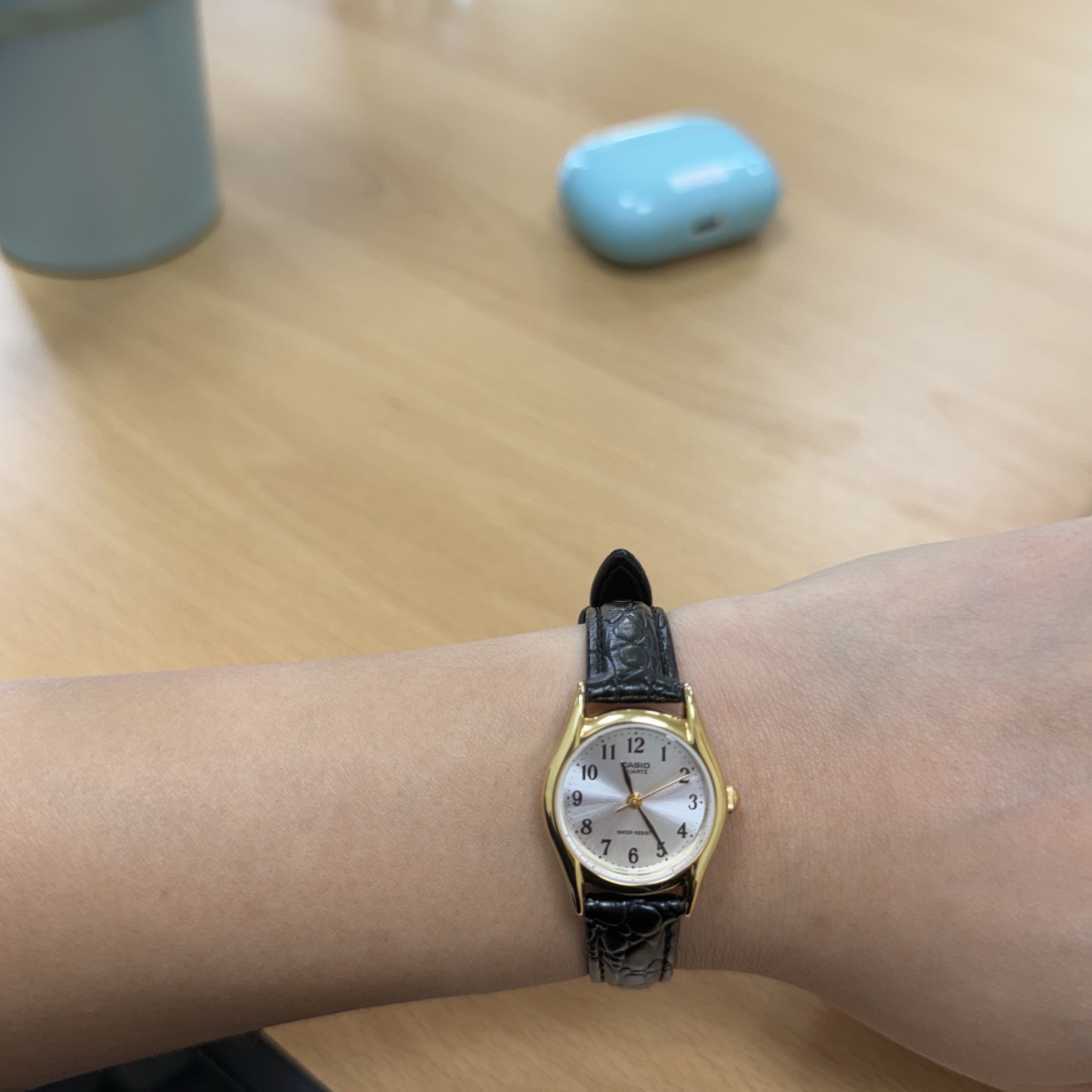 Casio LTP-1094Q-7B2RDF 착용 스타일