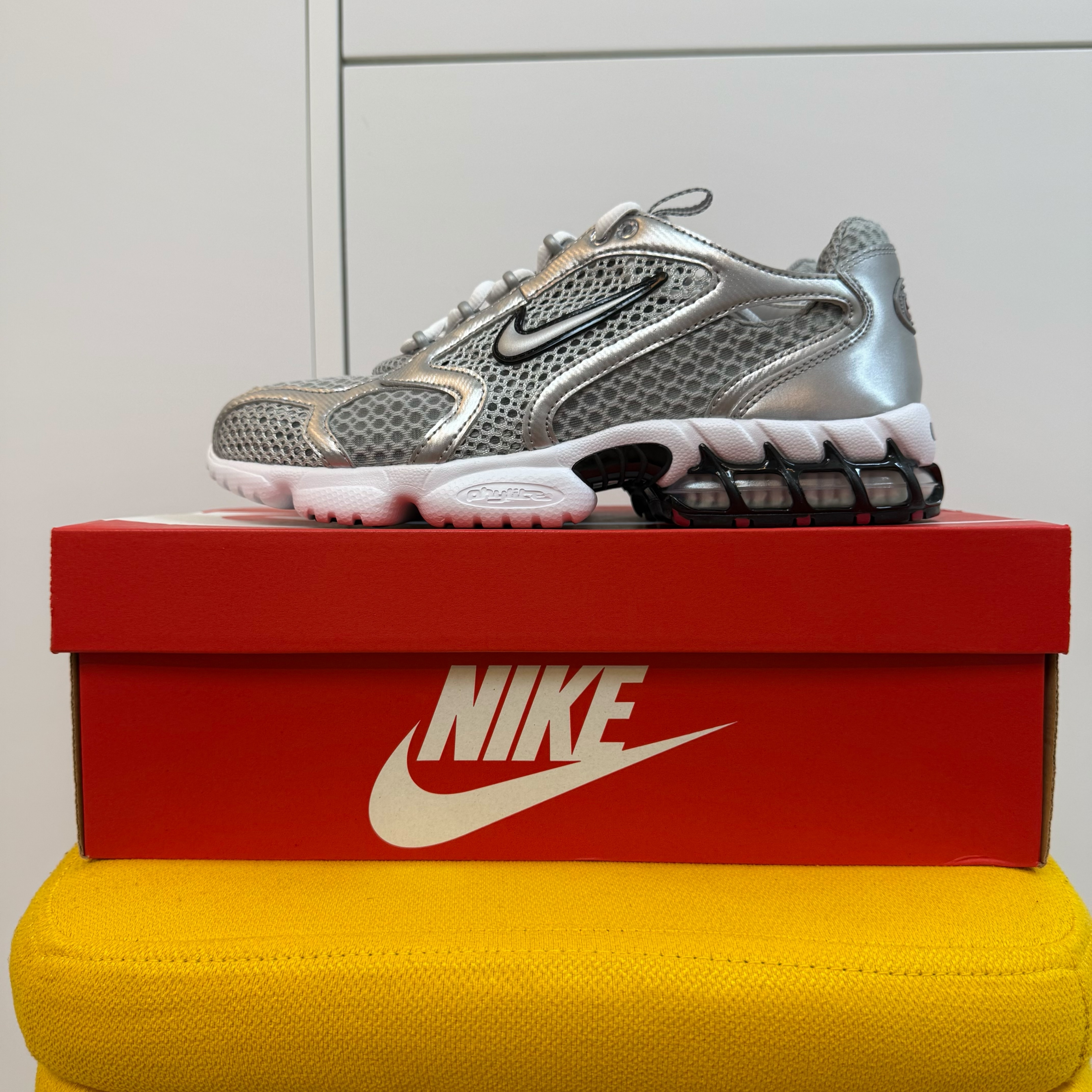 Nike Air Zoom Spiridon Cage 2 Metallic Silver 착용 스타일 - 1