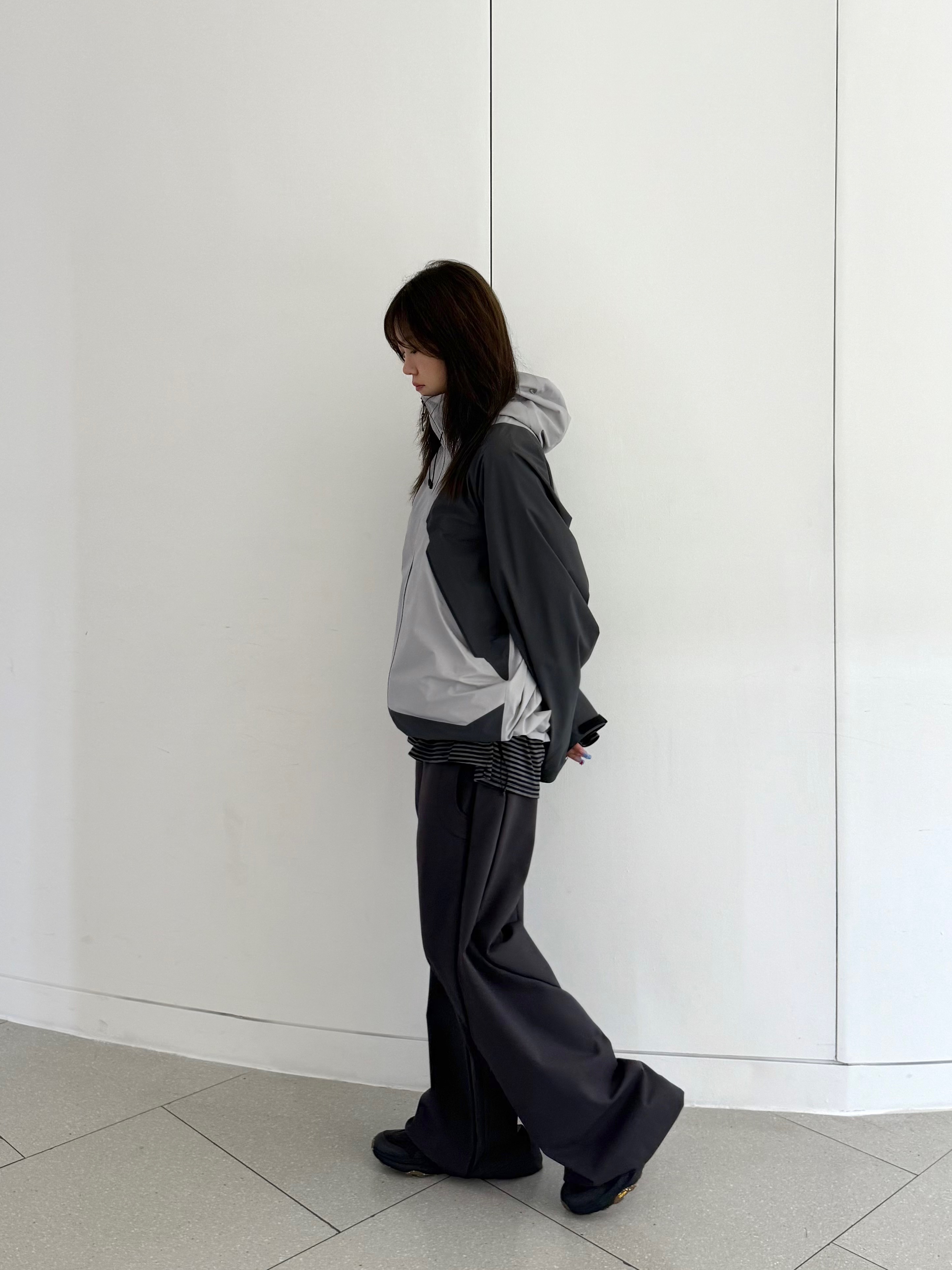 Ballute Dusty Stripe LS T-Shirt Grey Charcoal, Goldwin Pertex Shield Air Mountaineering Jacket Deep Charcoal Snow Gray - 25SS 착용 스타일 - 5