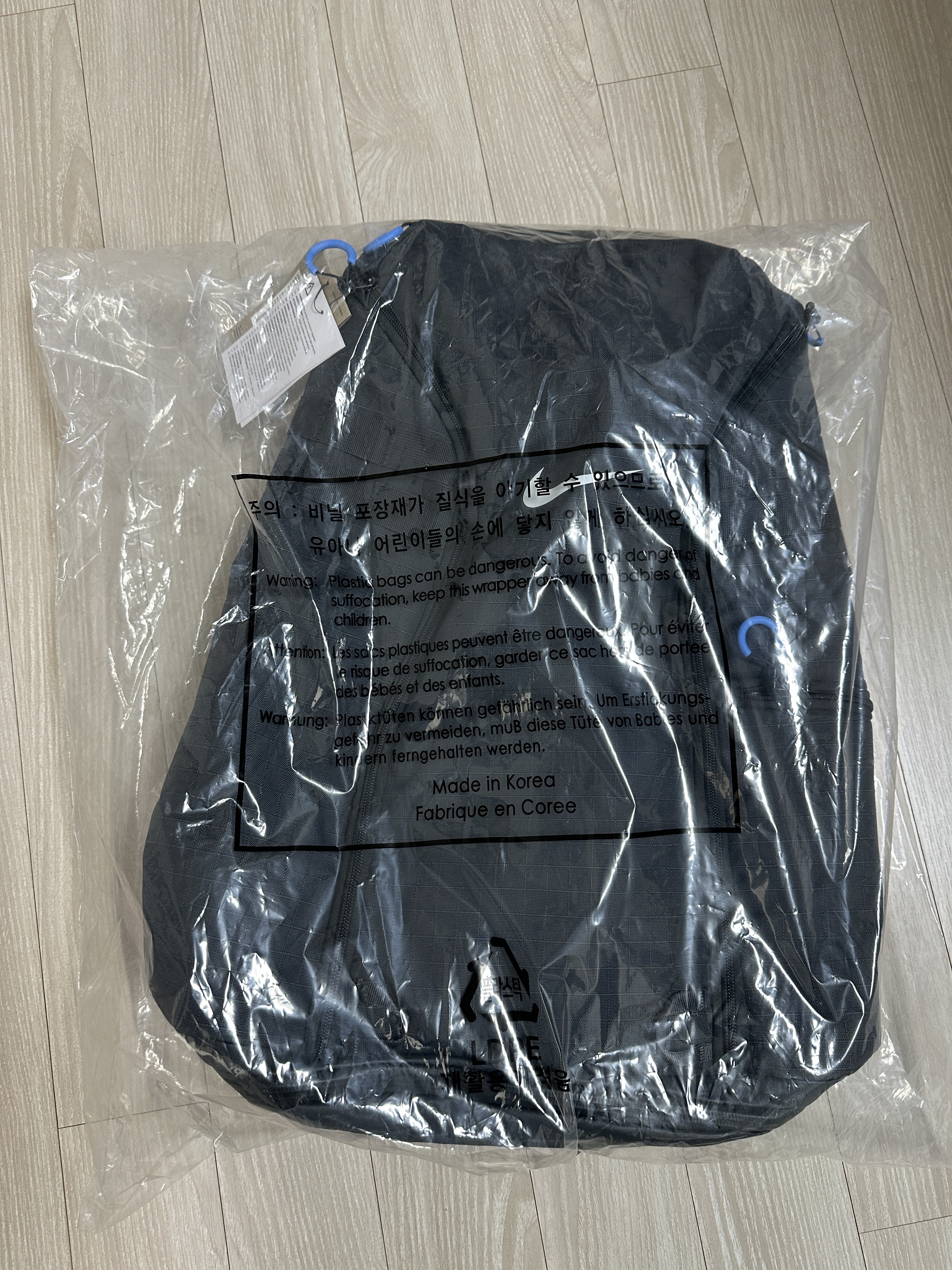 Nike Elite EasyOn Backpack 31L Anthracite University Blue 착용 스타일