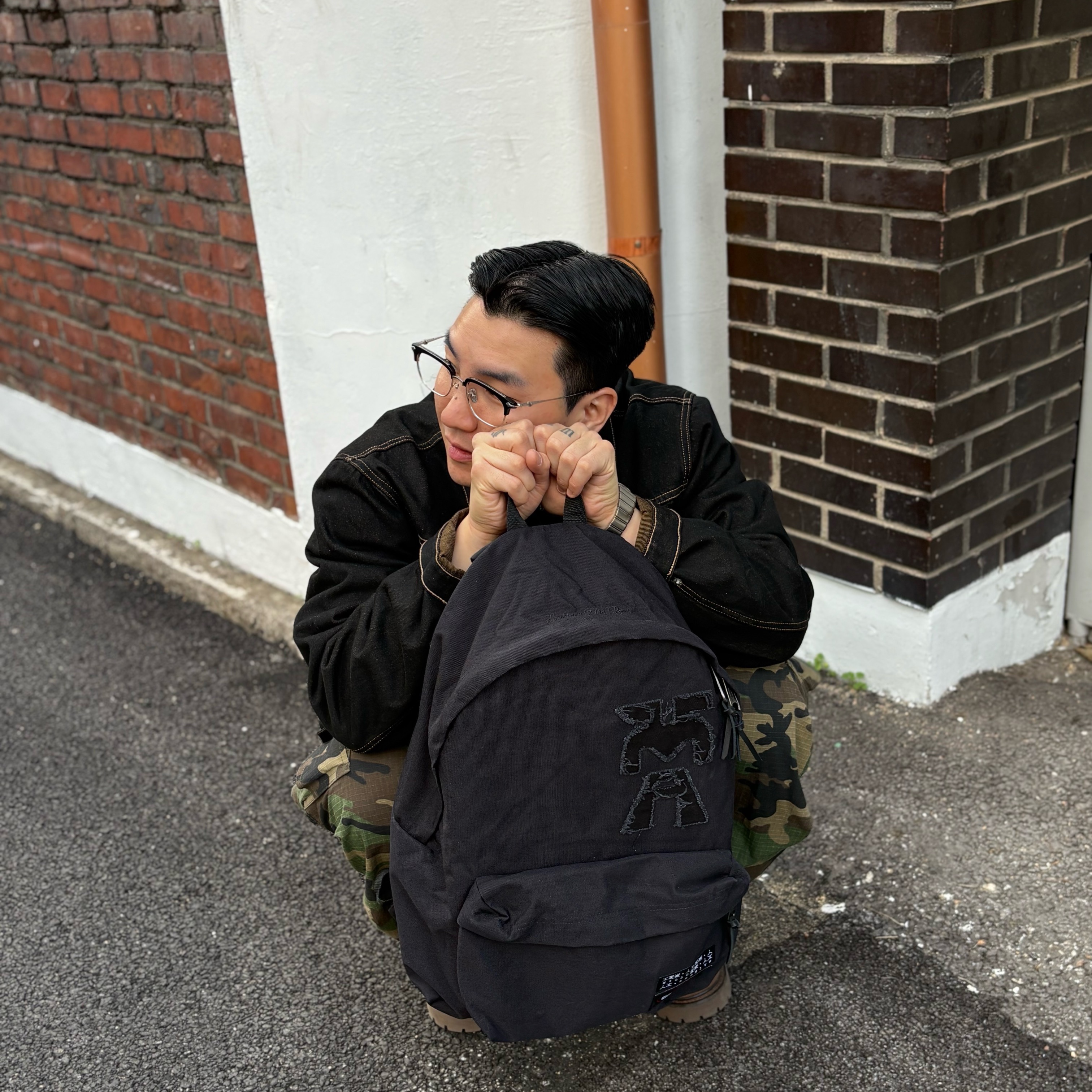 Stussy x Levi's Crispy Rinse Trucker Jacket Black, LOSTGARDEN Route Brown 착용 스타일 - 5
