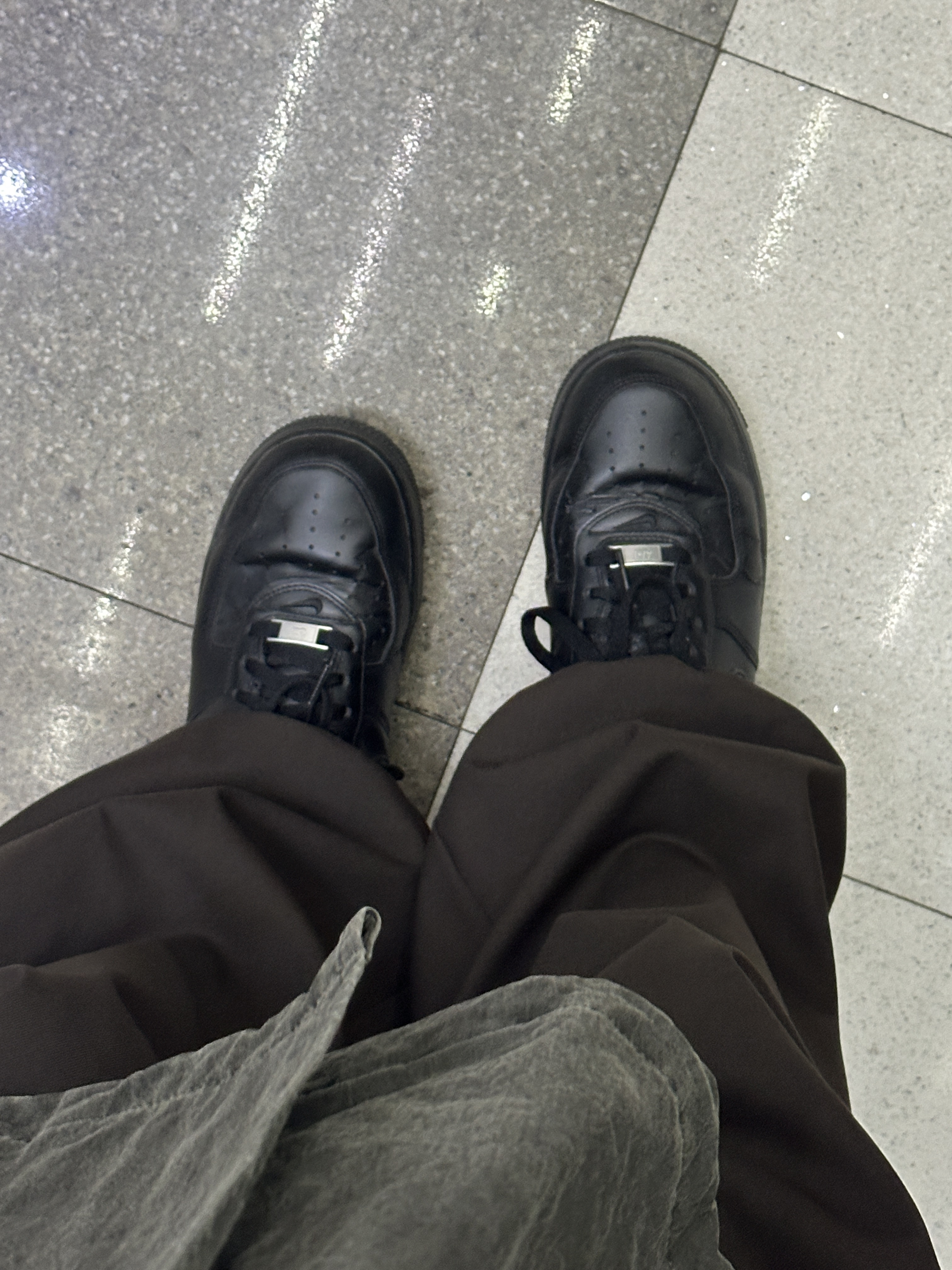 Nike x Supreme Air Force 1 Low Black 착용 스타일