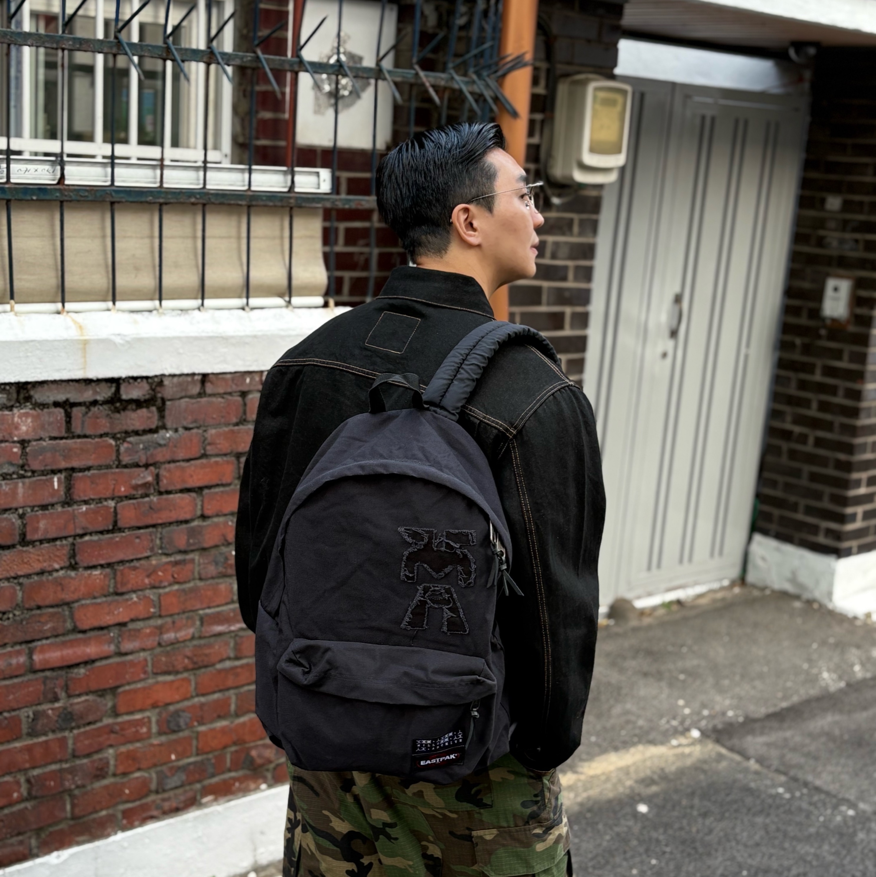Stussy x Levi's Crispy Rinse Trucker Jacket Black, LOSTGARDEN Route Brown 착용 스타일 - 2