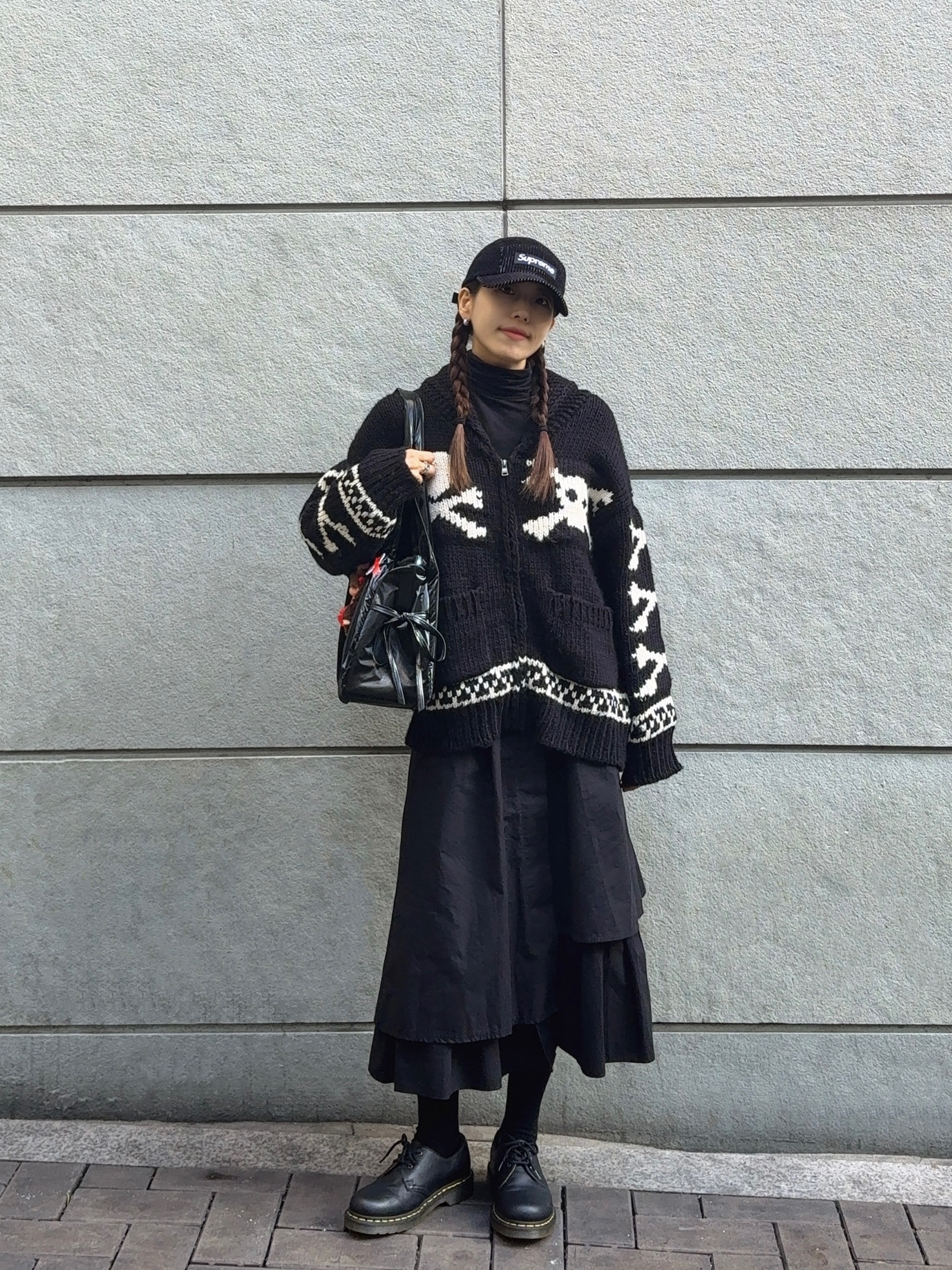 Supreme 2-Tone Corduroy Camp Cap Black - 23SS, Dr. Martens 1461 Nappa Black 착용 스타일 - 1