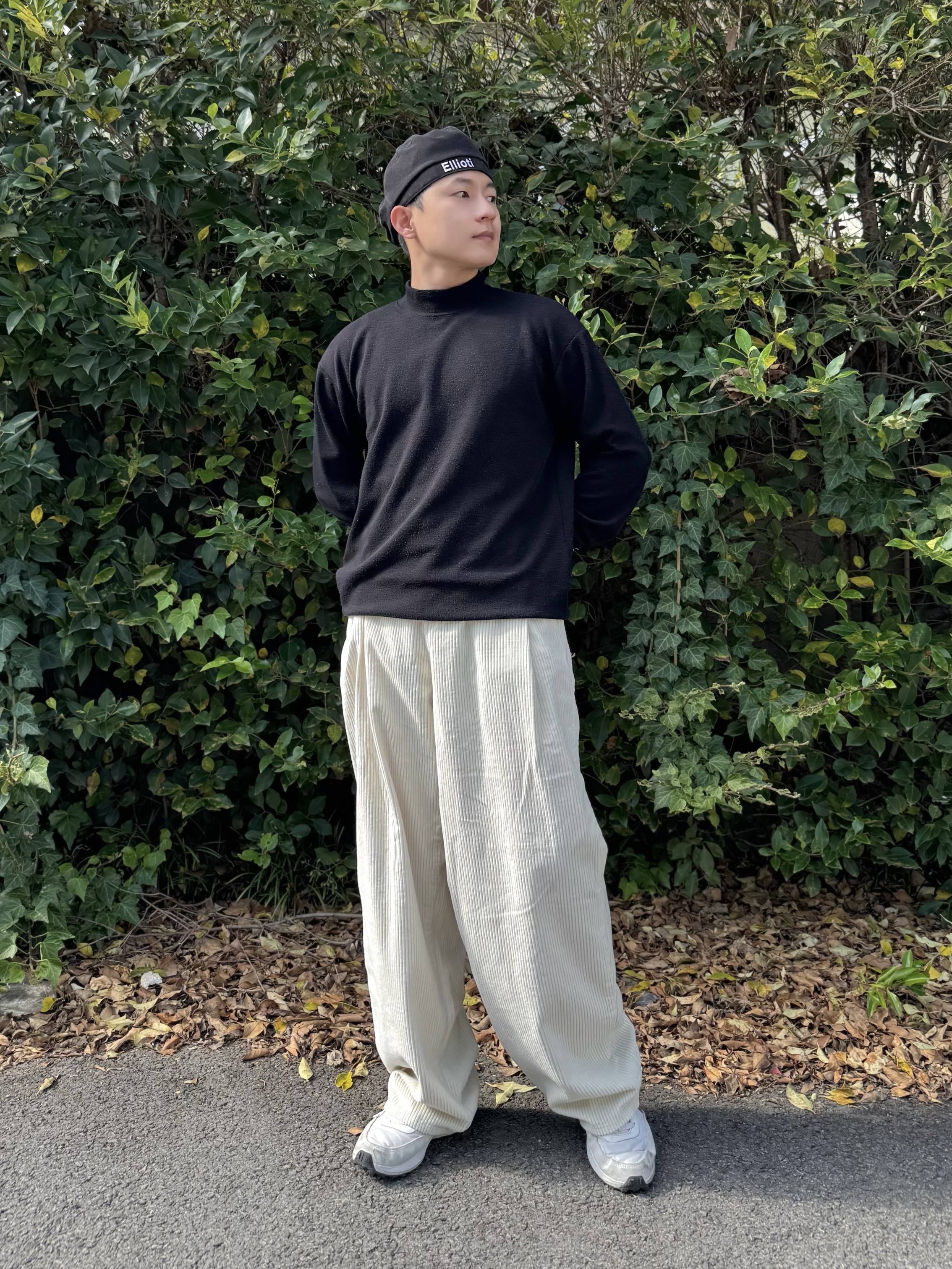 Nike Waffle Debut Summit White Black 착용 스타일 - 1