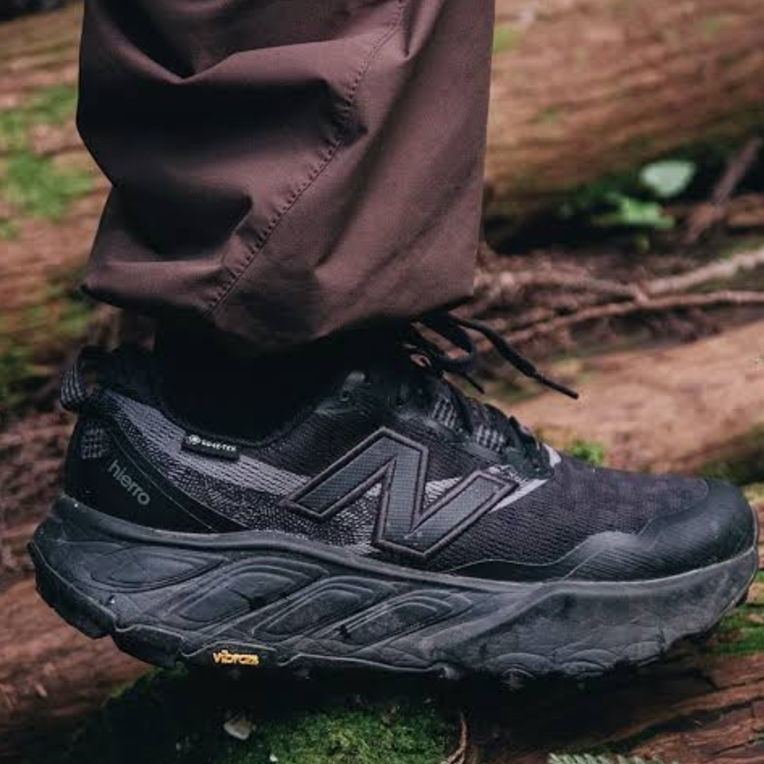 New Balance Fresh Foam X Hierro v9 Black Cement Black 착용 스타일 - 2