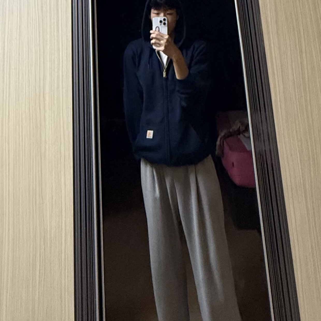 Carhartt Loose Fit Midweight Regular Full Zip Sweatshirt New Navy 착용 스타일