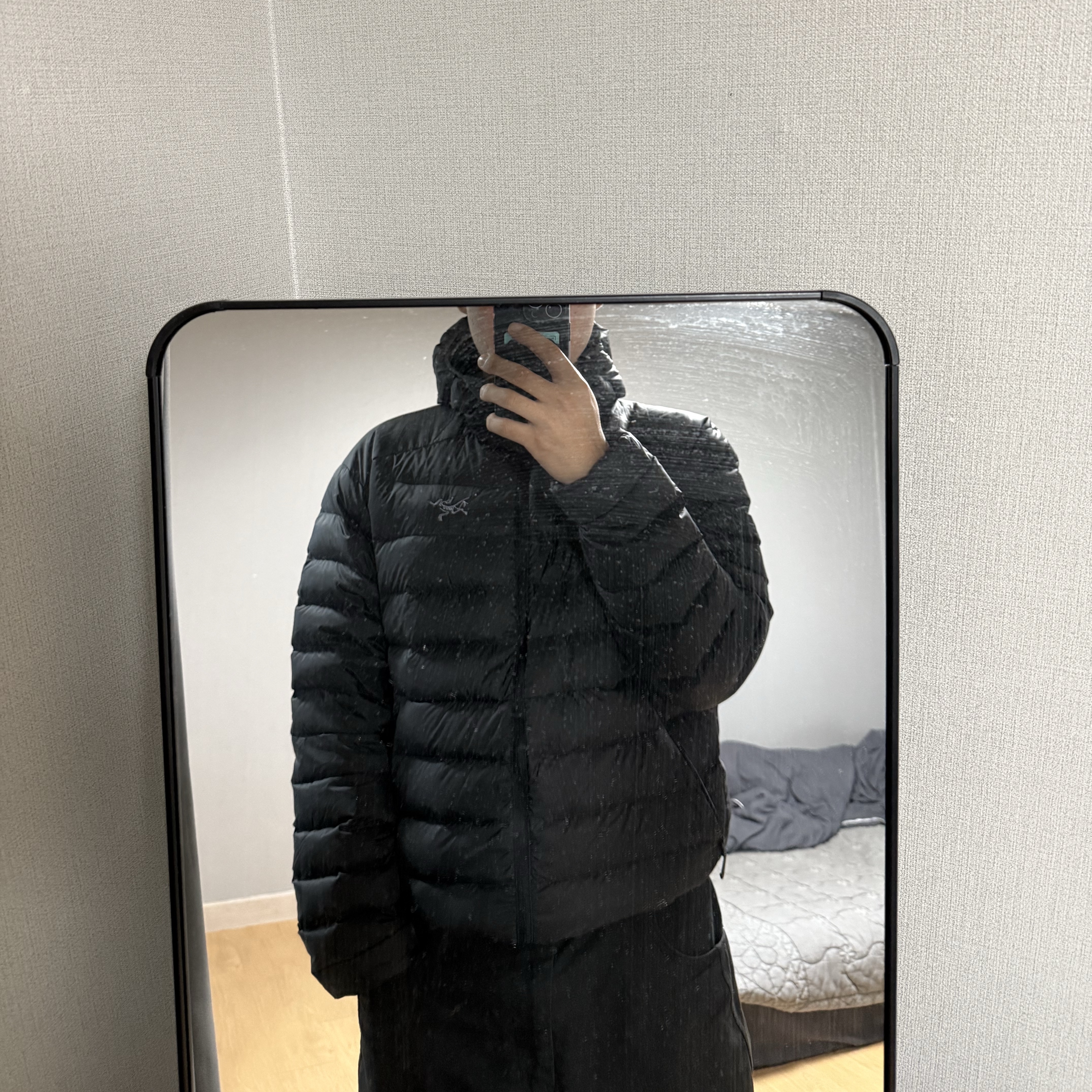 Arc'teryx Cerium Hoody Black 착용 스타일