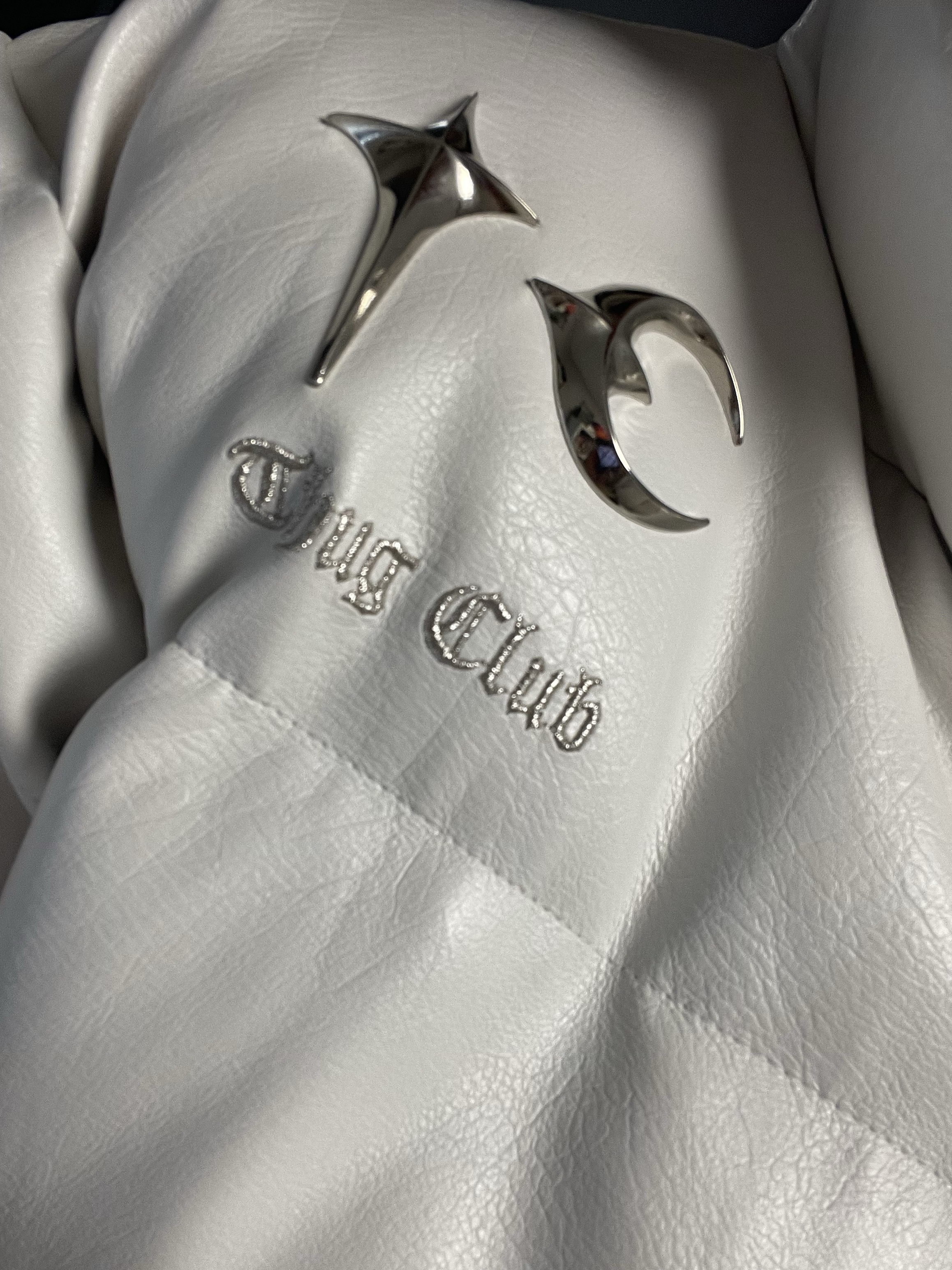 Thug Club Leather Puffer Jacket White (Polyester) 착용 스타일