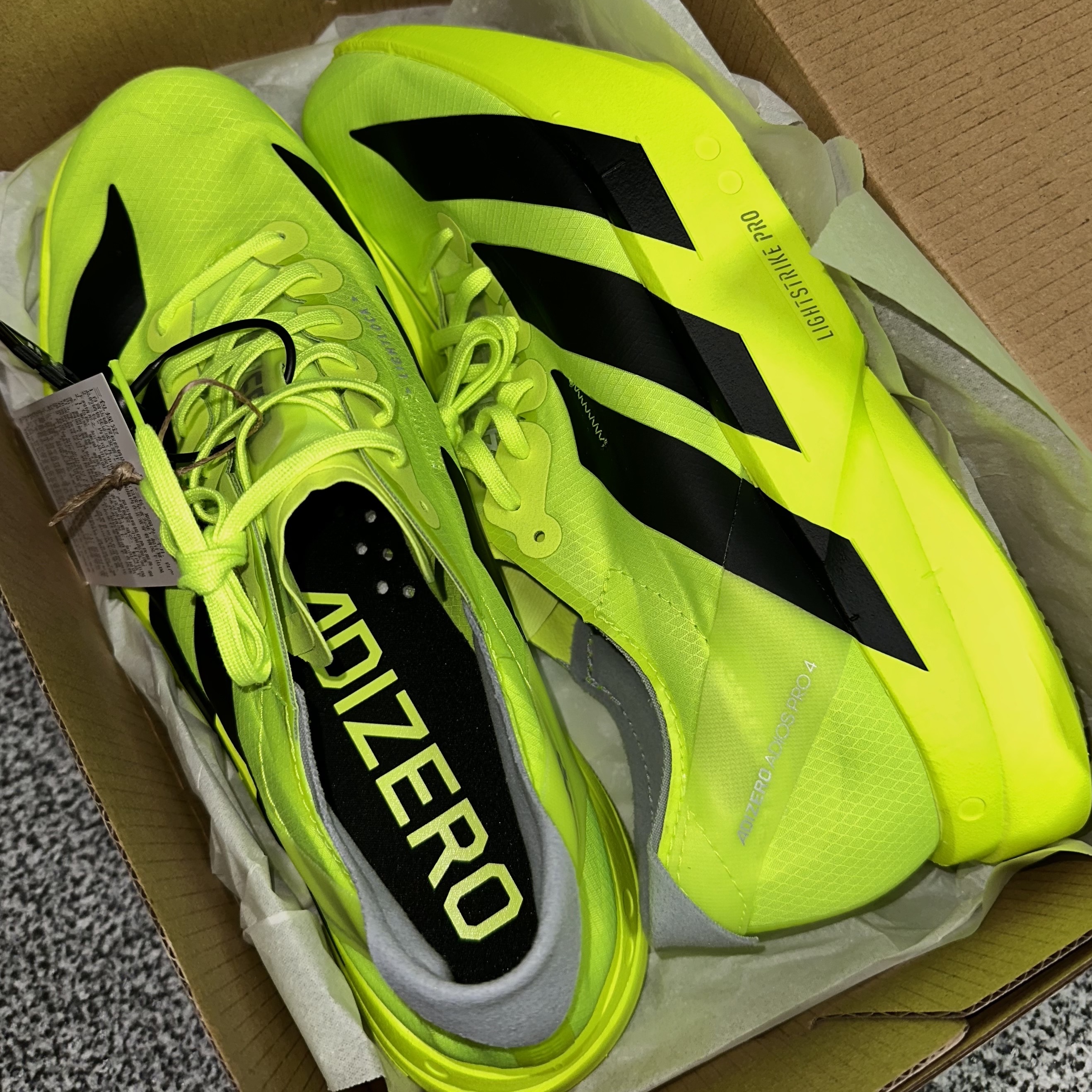 Adidas Adizero Adios Pro 4 Lucid Lemon Core Black 착용 스타일 - 1
