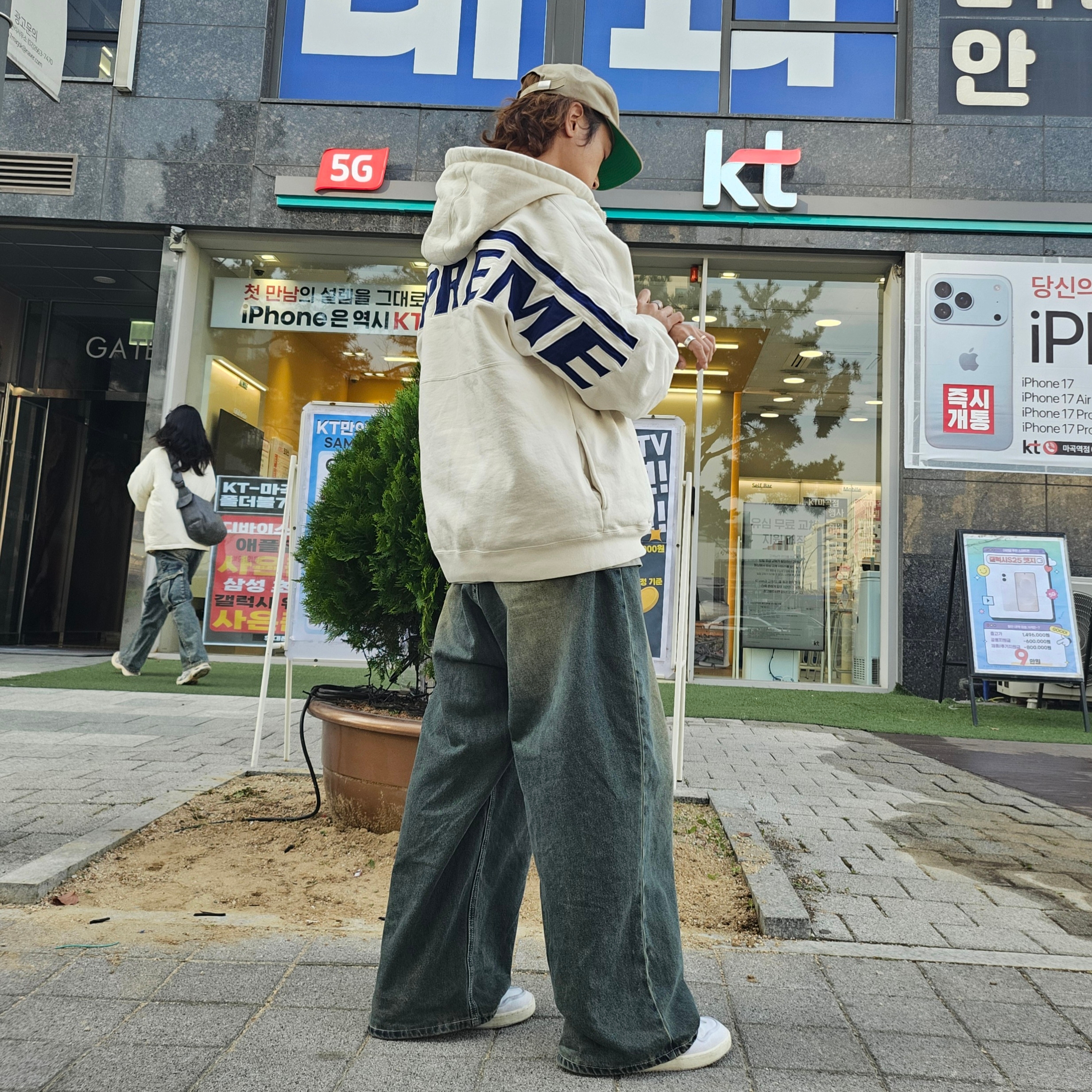 Stussy Basic Strapback Cap Khaki, Jordan 1 x Union KO Low White 착용 스타일 - 2