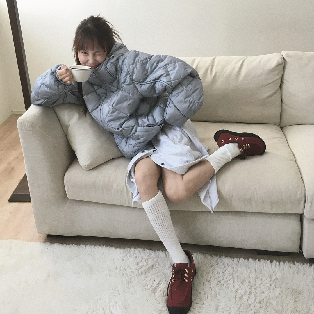 Thevinylhouse Light Weight Down Blue 착용 스타일