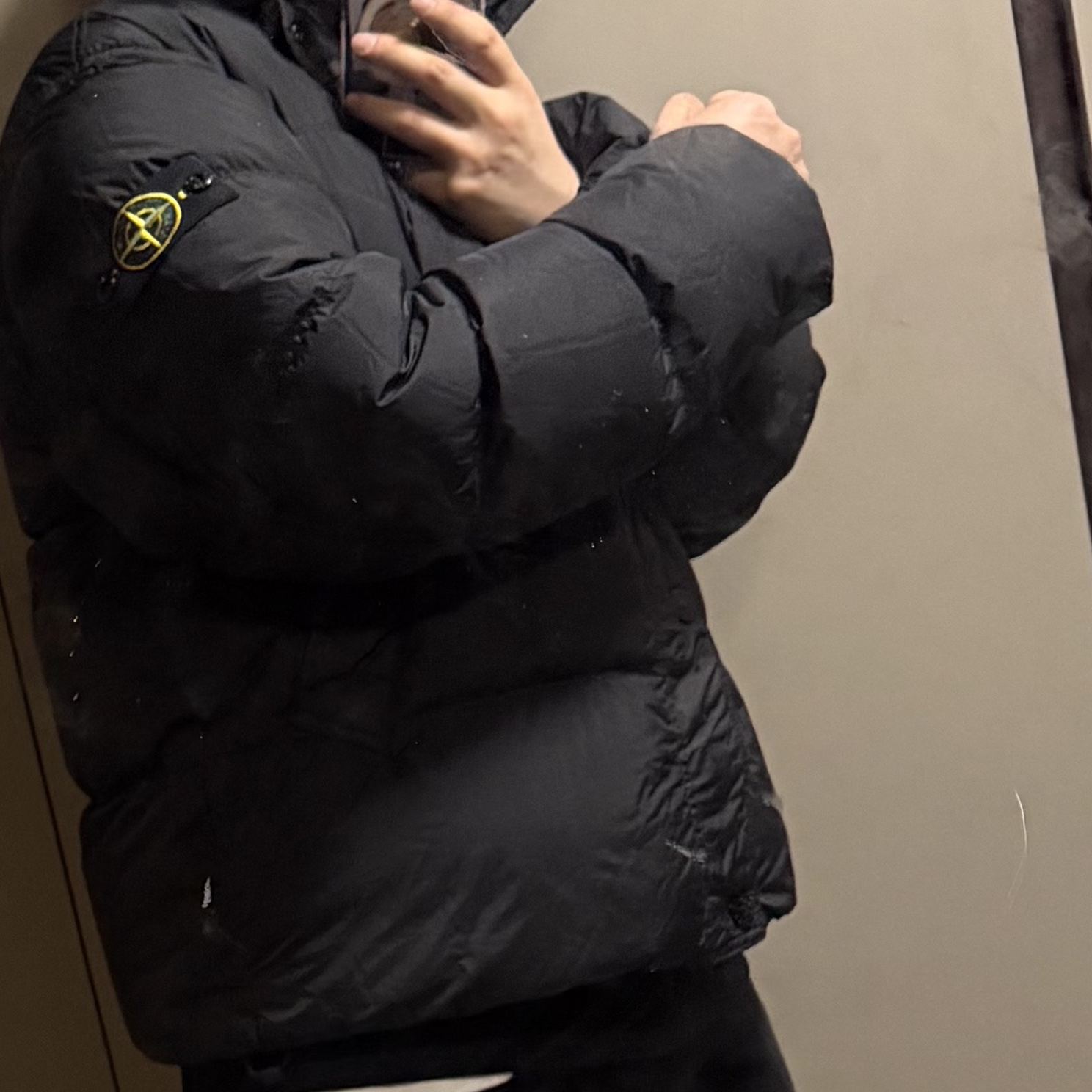 Stone Island 4100010 Crinkle Reps NY Recycled Nylon Down Jacket with Wind Resistant Black - 25FW 착용 스타일