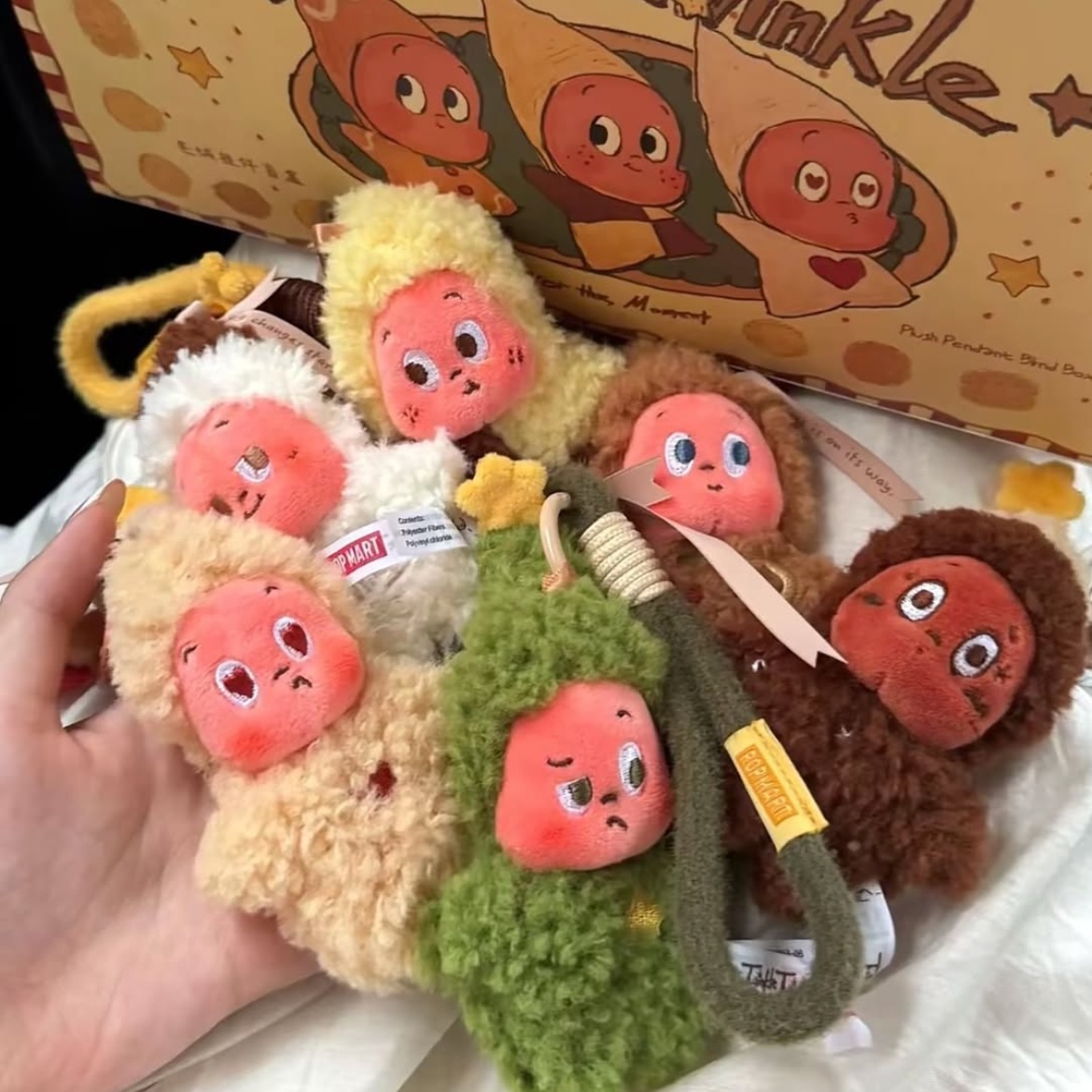 Pop Mart Twinkle Twinkle Savor the Moment Series-Fresh-Baked Mini Cookies Plush Pendant Matcha Crisp (Opened Case), Pop Mart Twinkle Twinkle Savor the Moment Series-Fresh-Baked Mini Cookies Plush Pendant Coconut Crisp (Opened Case) 착용 스타일