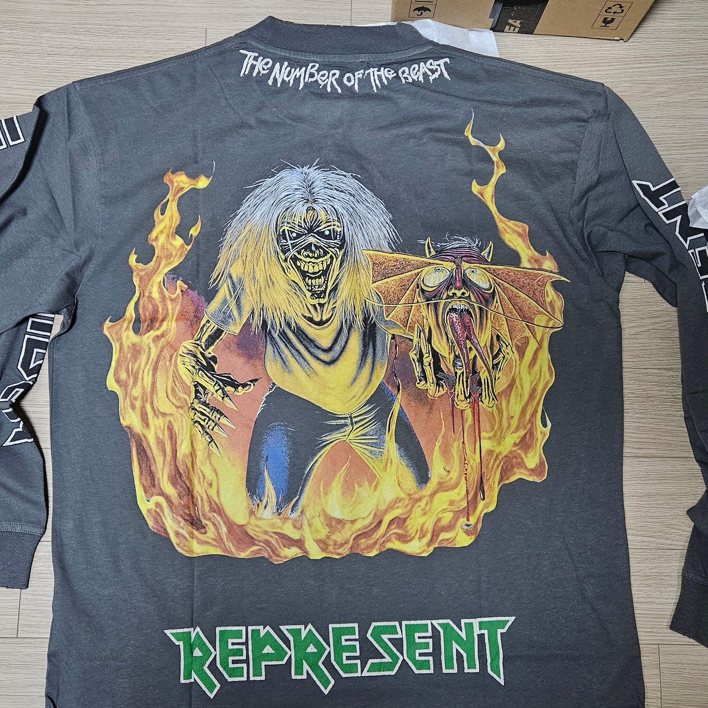 Represent x Iron Maiden Number Of The Beast Long Sleeve T-Shirt Sunfade Grey - 25FW 착용 스타일 - 3