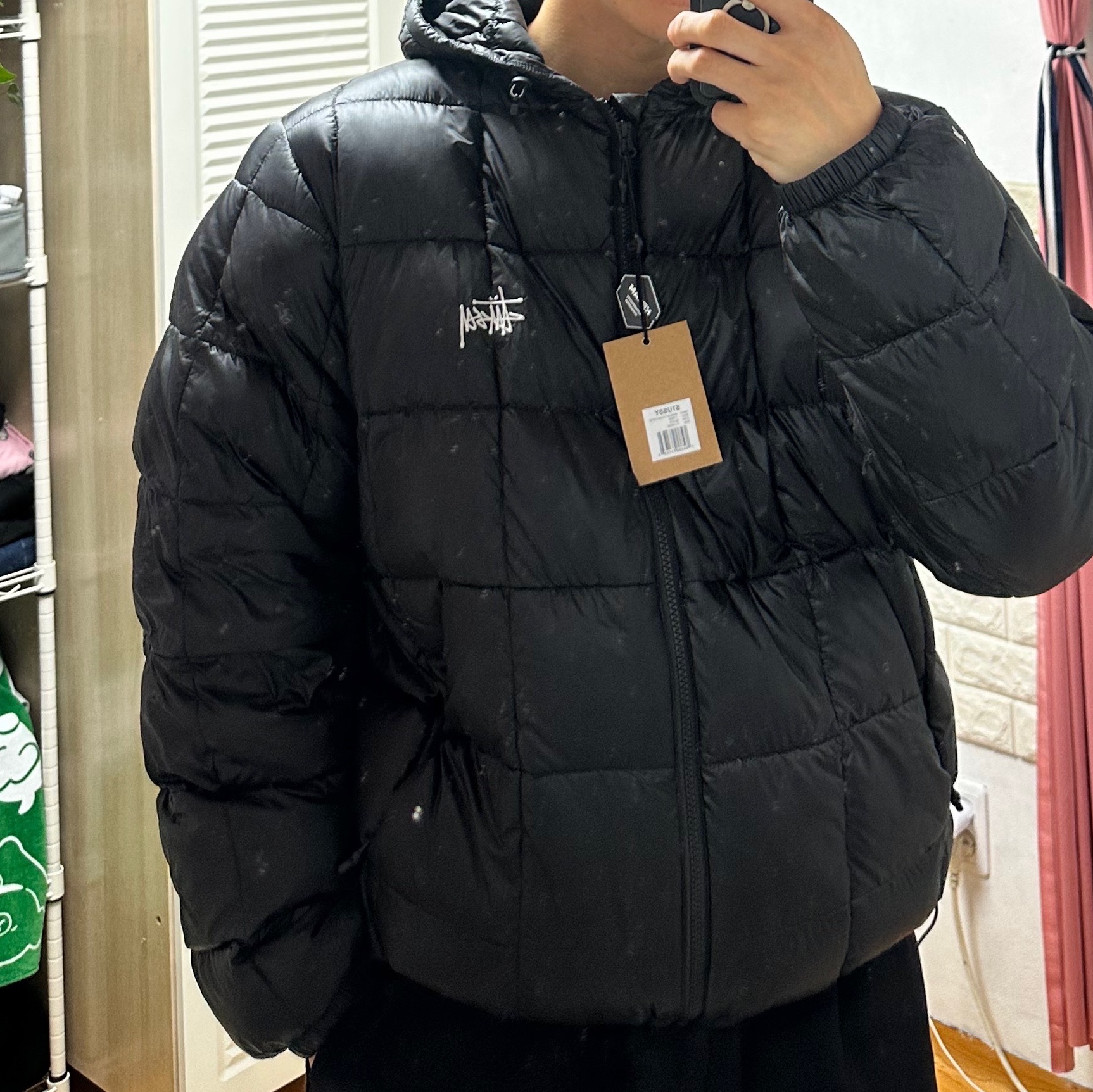 Stussy Midweight Hooded Puffer Black 착용 스타일 - 1