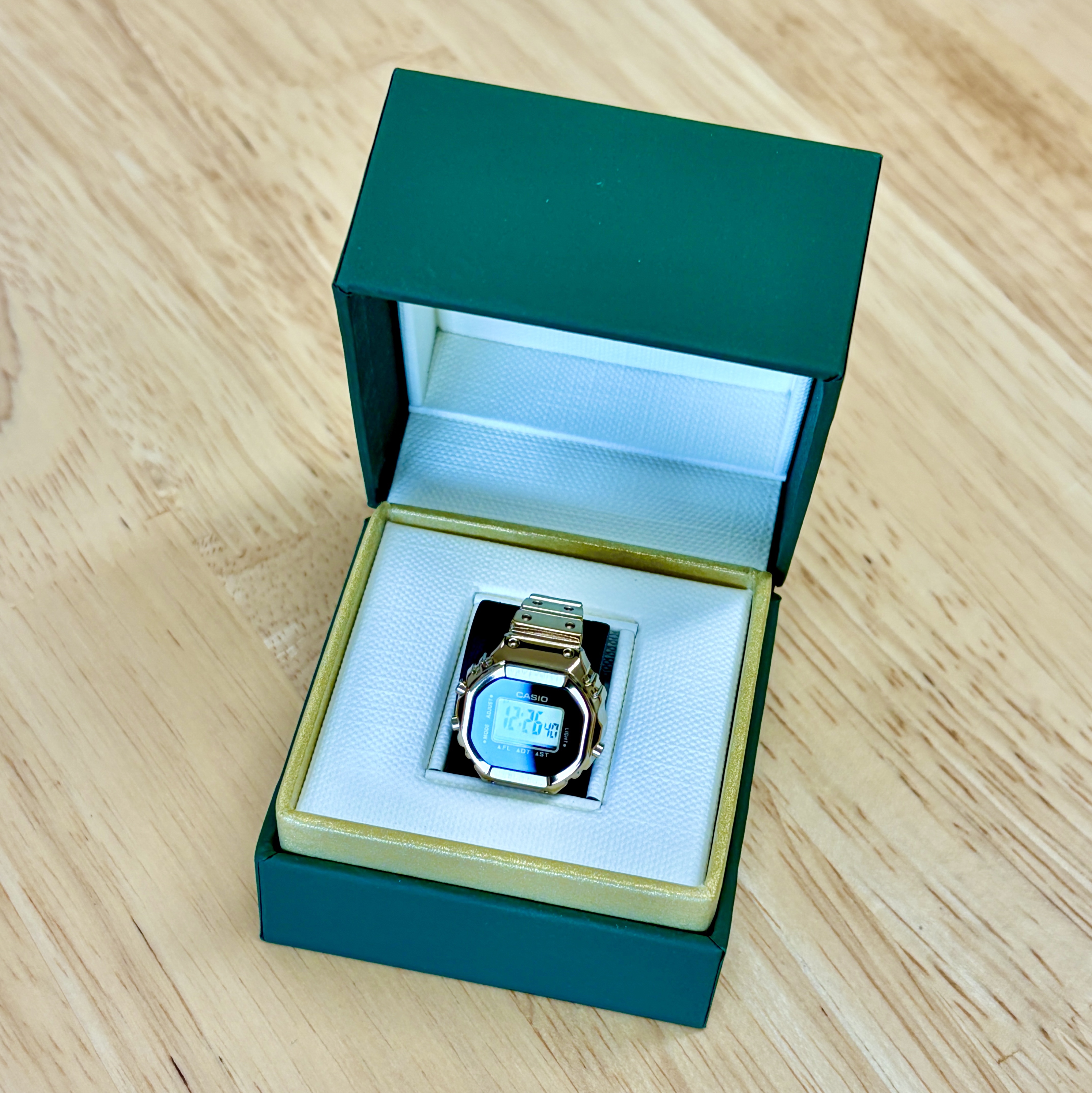 Casio CRW-001G-9 착용 스타일 - 1