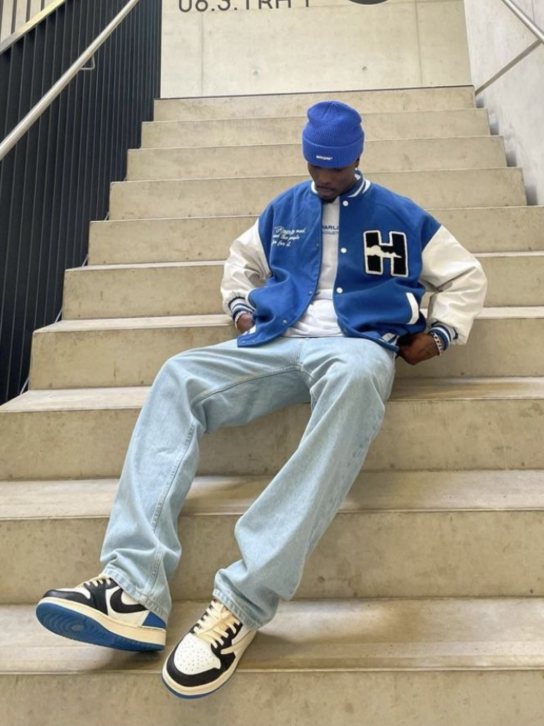Jordan 1 x Travis Scott x Fragment Retro Low OG SP Sail Military Blue, (W) Jordan 1 x Travis Scott Retro Low OG SP Canary 착용 스타일 - 4