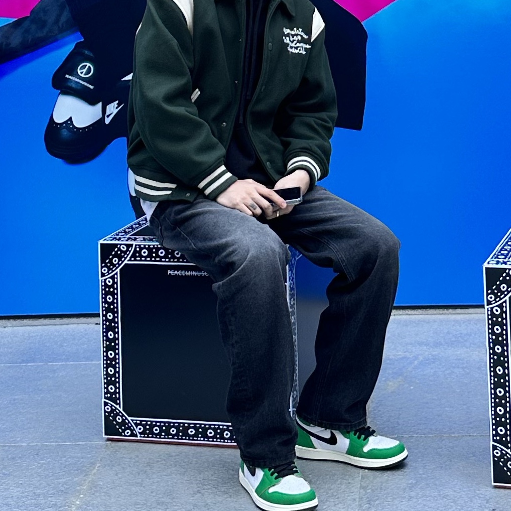 (W) Jordan 1 Retro High OG Lucky Green 착용 스타일 - 1