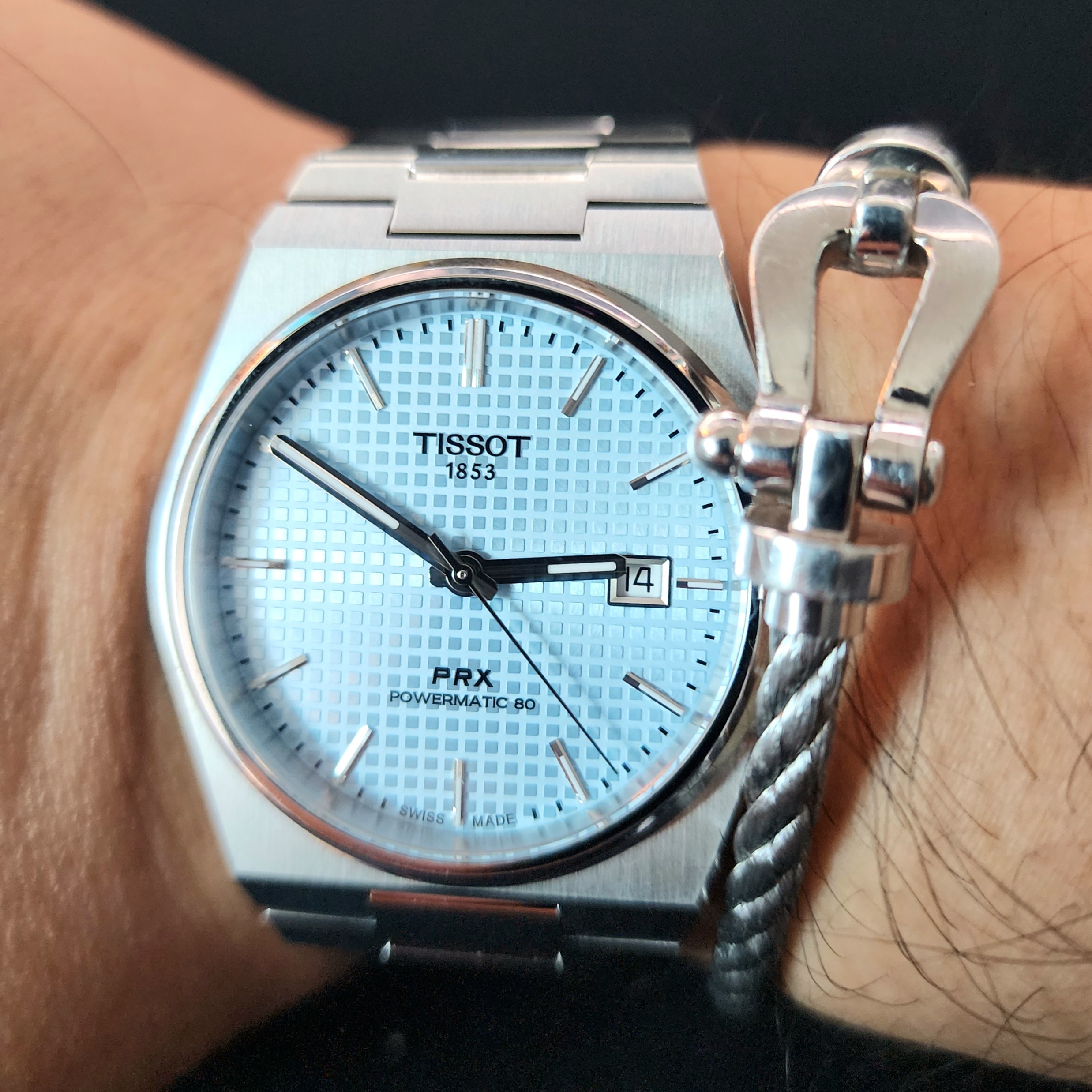 Tissot PRX Powermatic 80 40mm Steel Ice Blue 착용 스타일