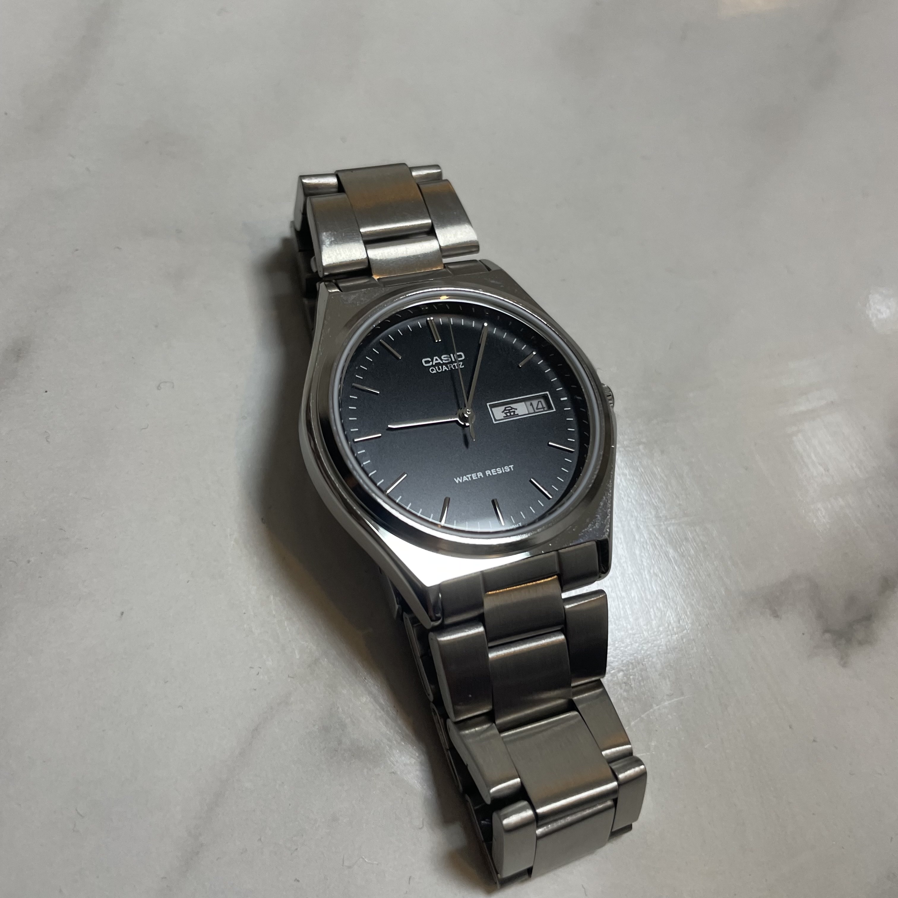Casio MTP-1240DJ-1A 착용 스타일 - 2