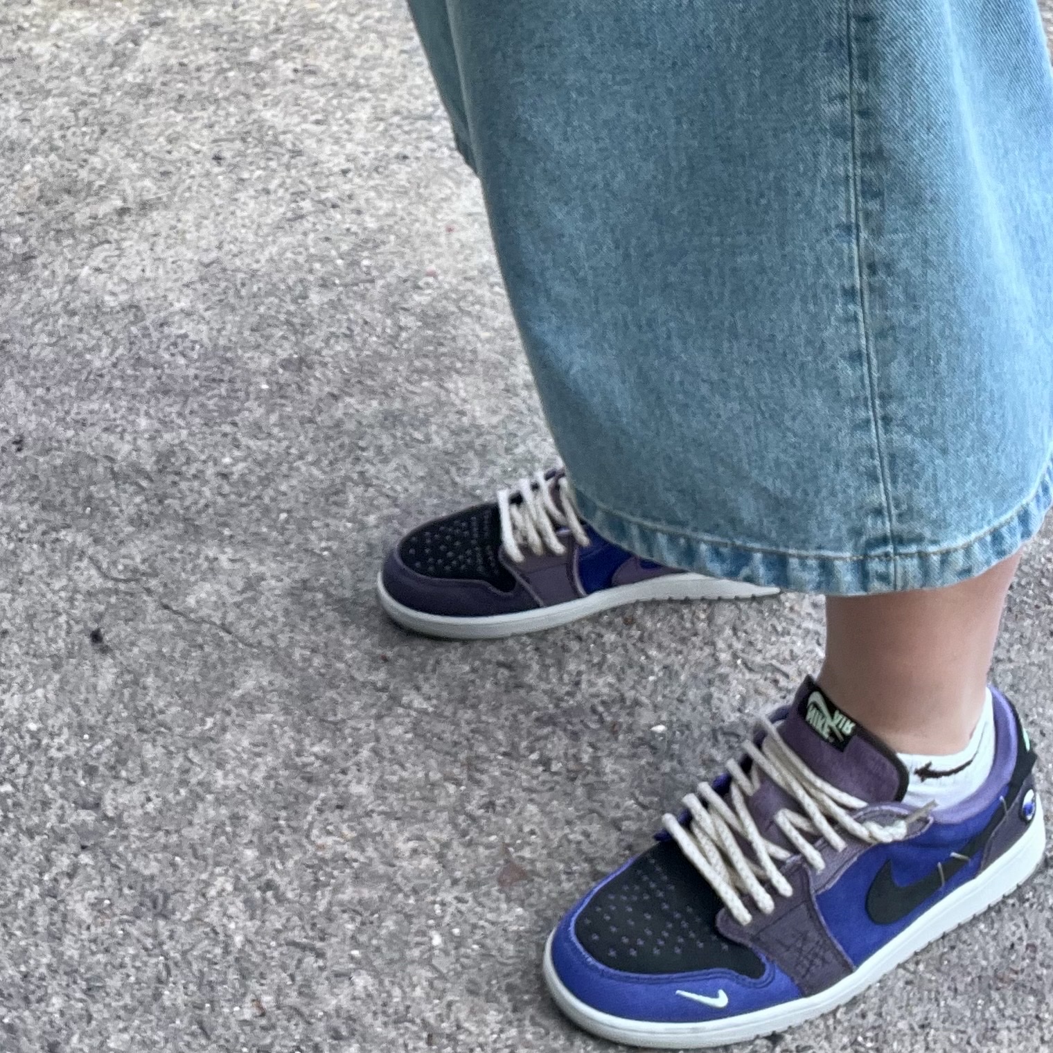 Jordan 1 x Zion Williamson Retro Low OG Regency Purple and Dark Raisin 착용 스타일