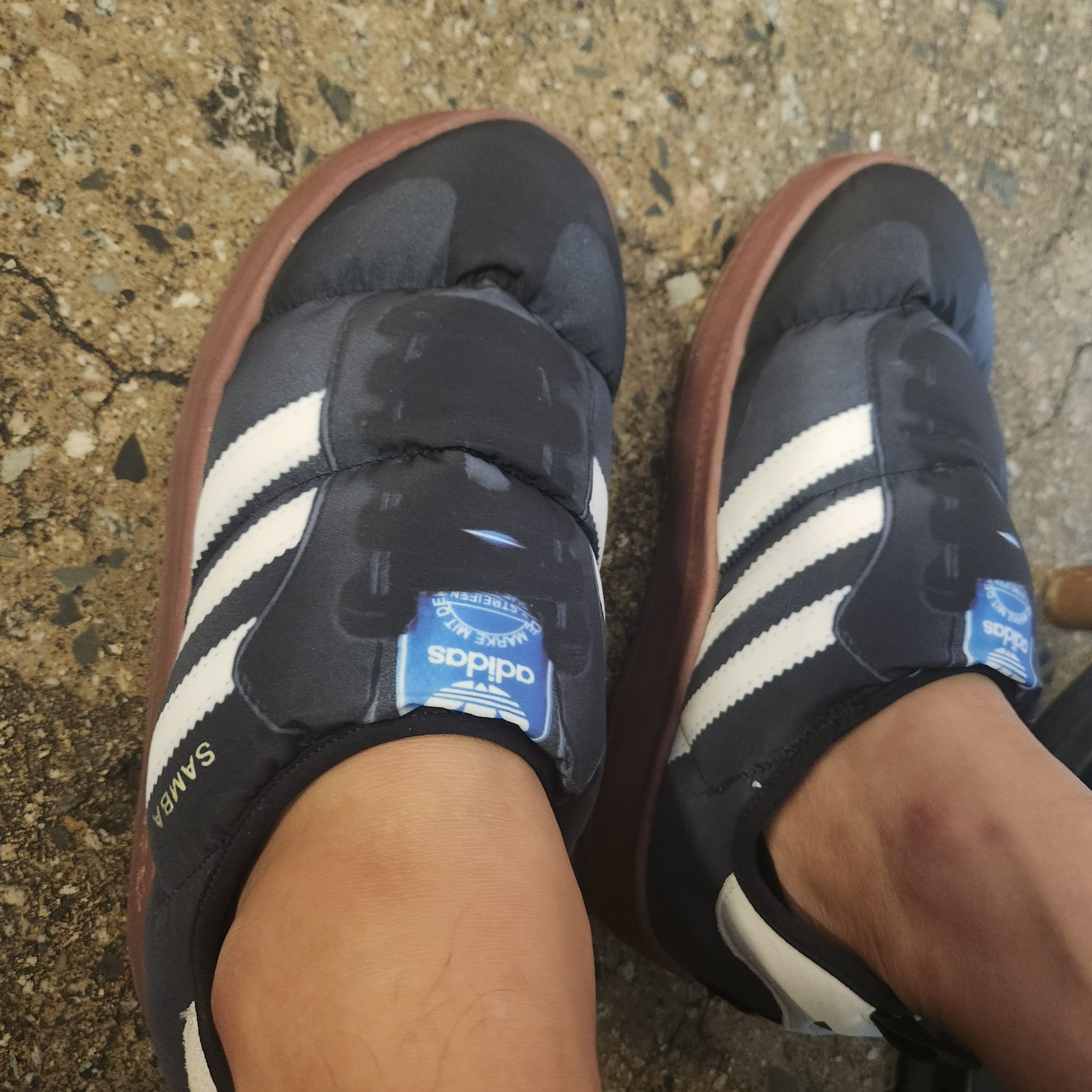 Adidas Puffylette Samba Core Black 착용 스타일